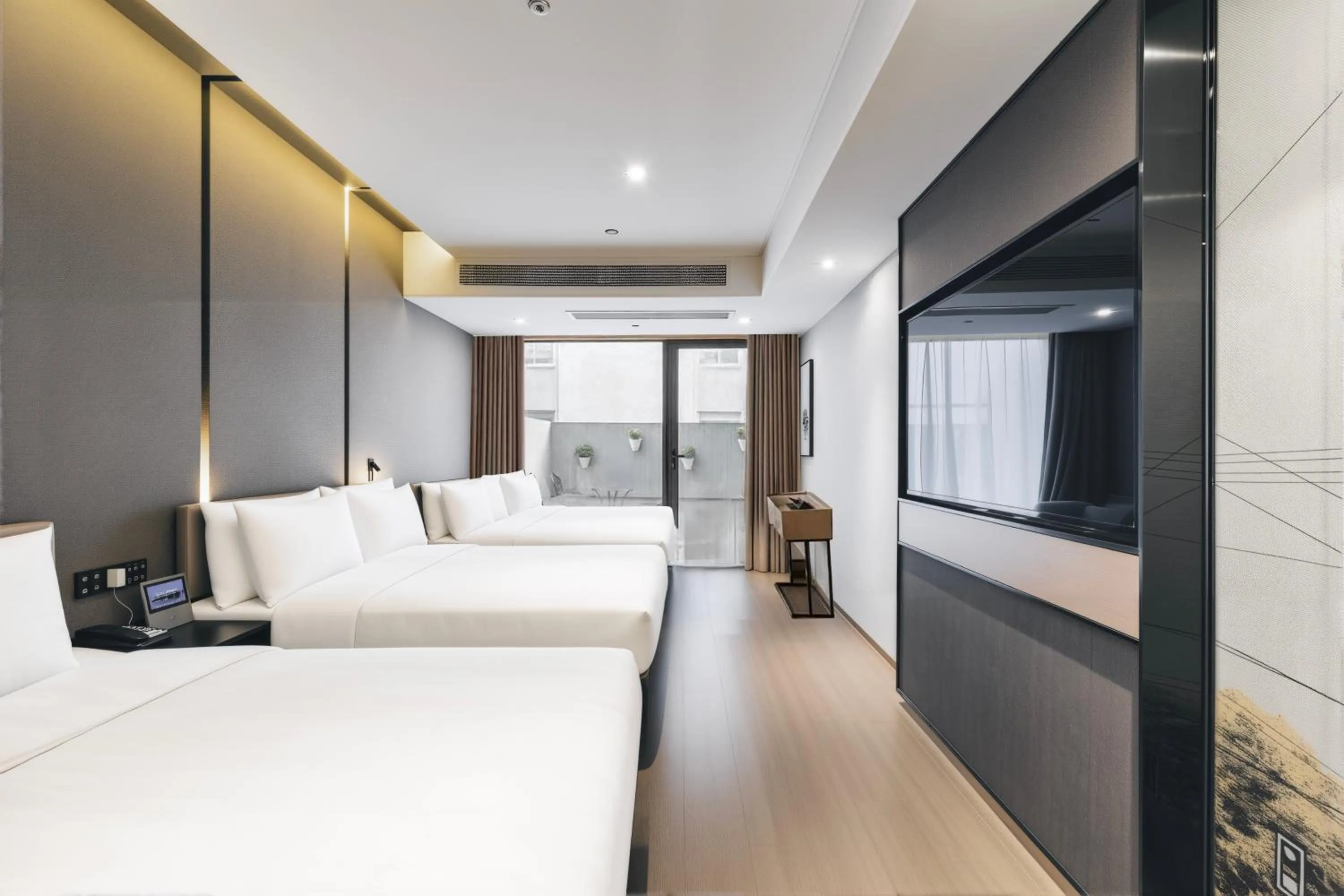 Photo of the whole room, Bed in Atour Hotel Nanjing East Road