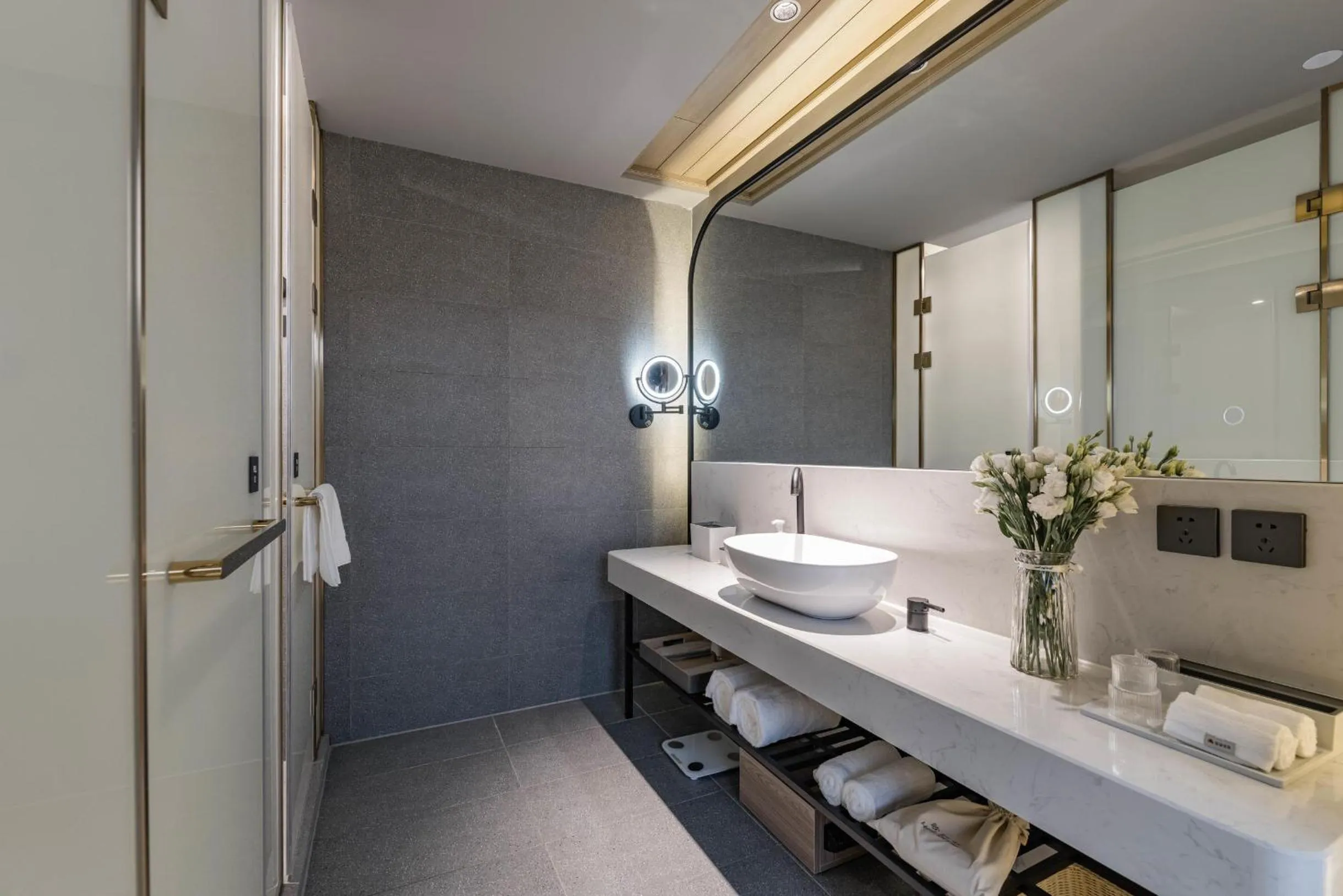 Shower in Atour Hotel,Shanghai World Expo Center Yaohua Road