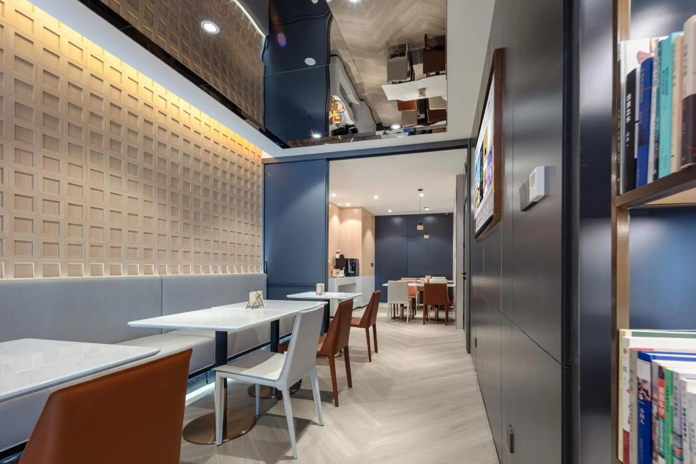 Restaurant/places to eat in Atour X Hotel Shanghai Lujiazui Binjiang Avenue Restaurant/places to eat in Atour X Hotel Shanghai Lujiazui Binjiang Avenue