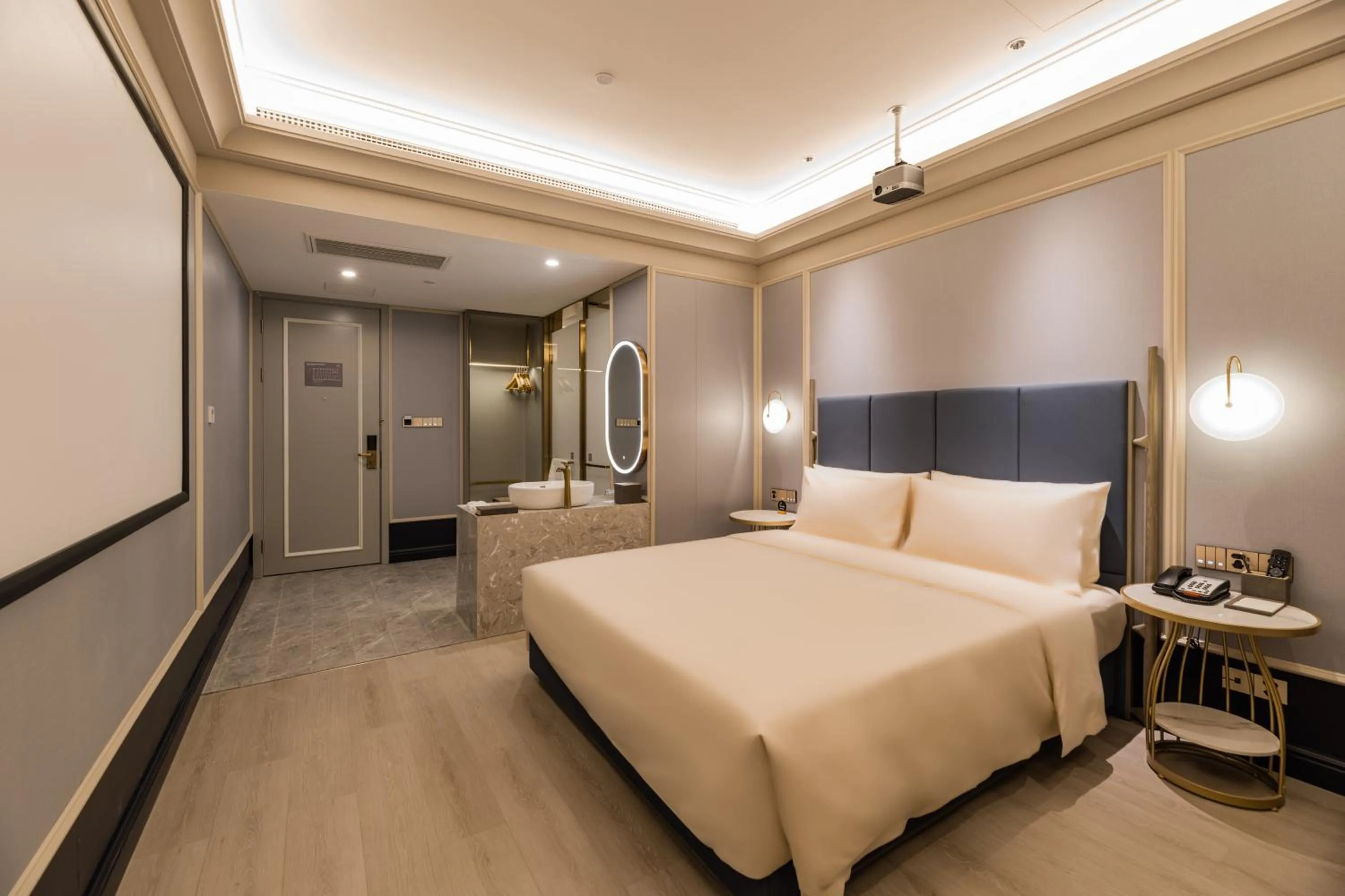 Bed in Atour Hotel Chengdu Kuanzhai Alley