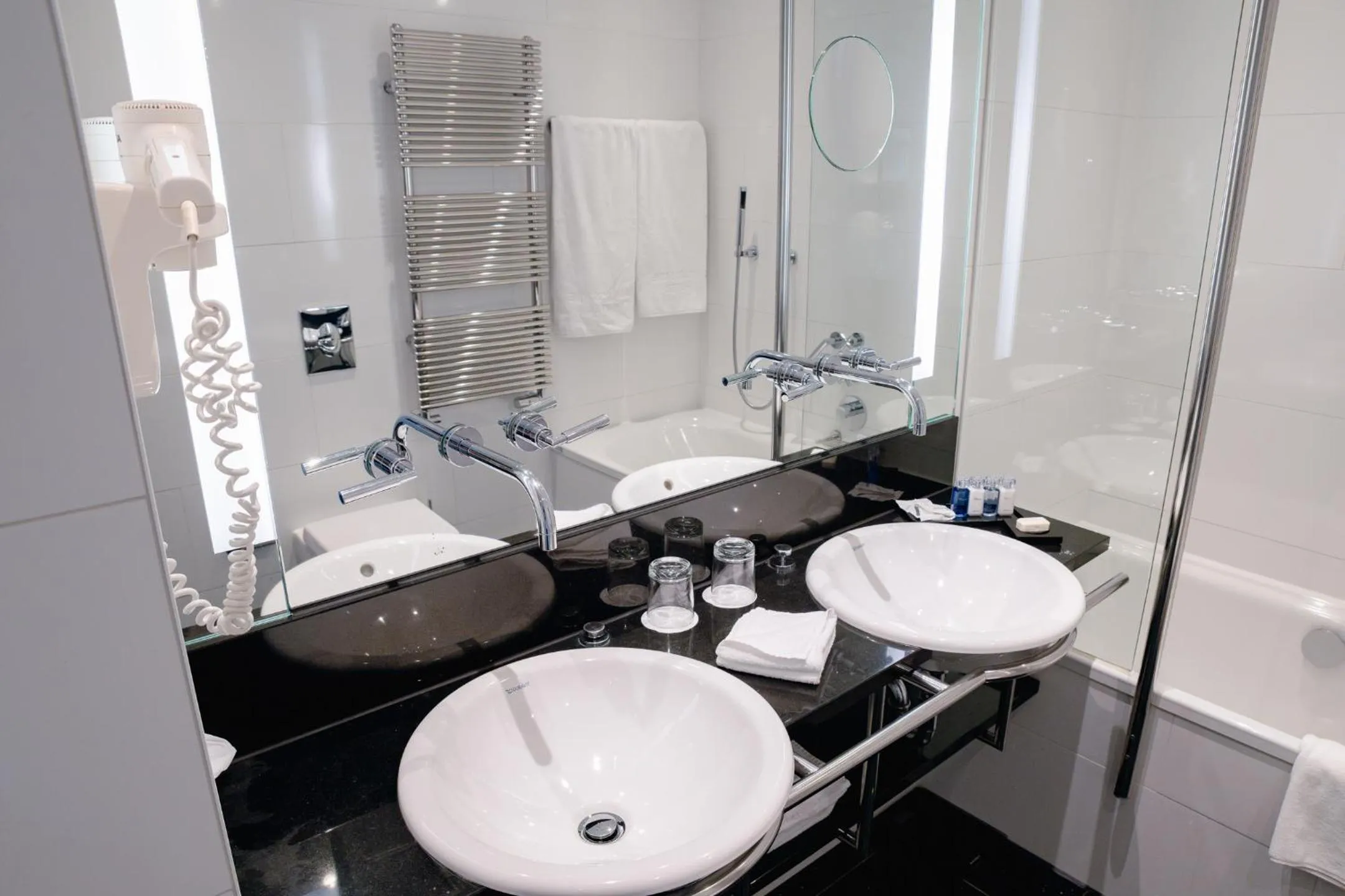 Shower in Ambassade Hotel