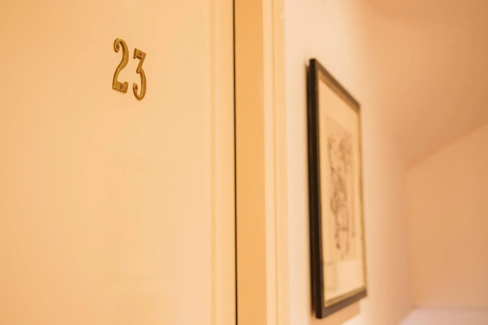 Logo/Certificate/Sign in Ambassade Hotel