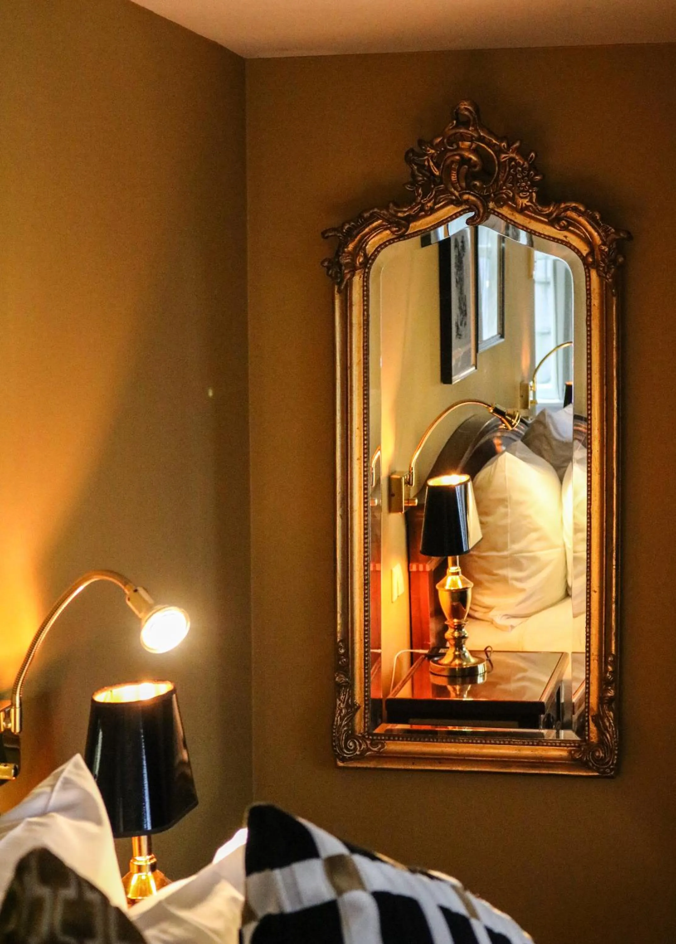 Bed in Ambassade Hotel