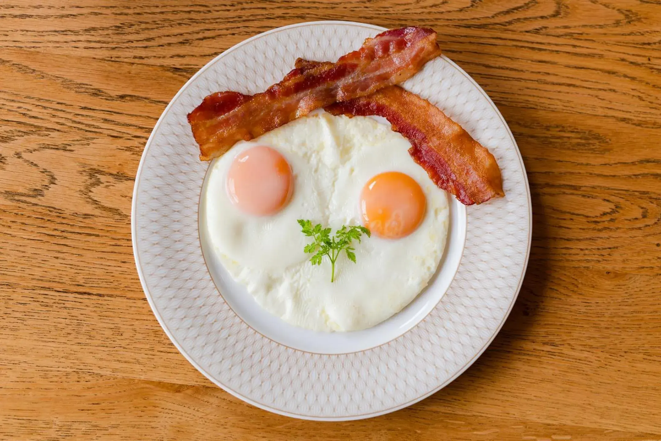 Food and drinks in Ambassade Hotel Food and drinks in Ambassade Hotel