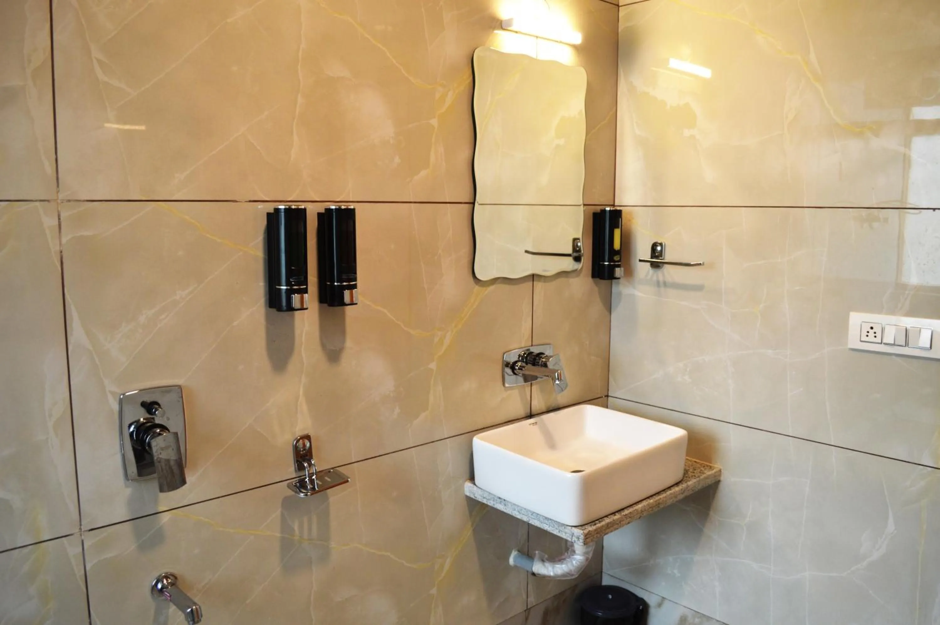 Toilet in Manali Outdoor Retreat by Sheosante