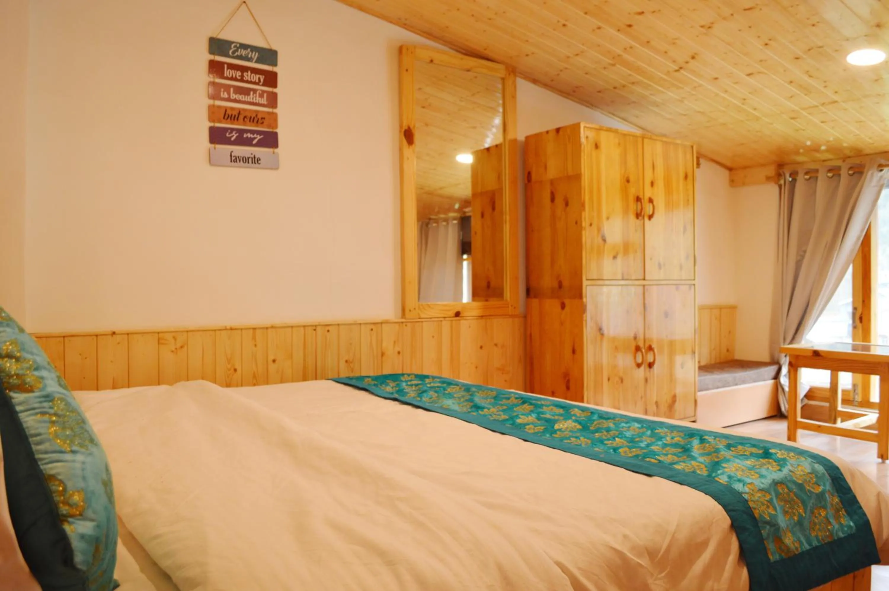 Photo of the whole room, Bed in Manali Outdoor Retreat by Sheosante