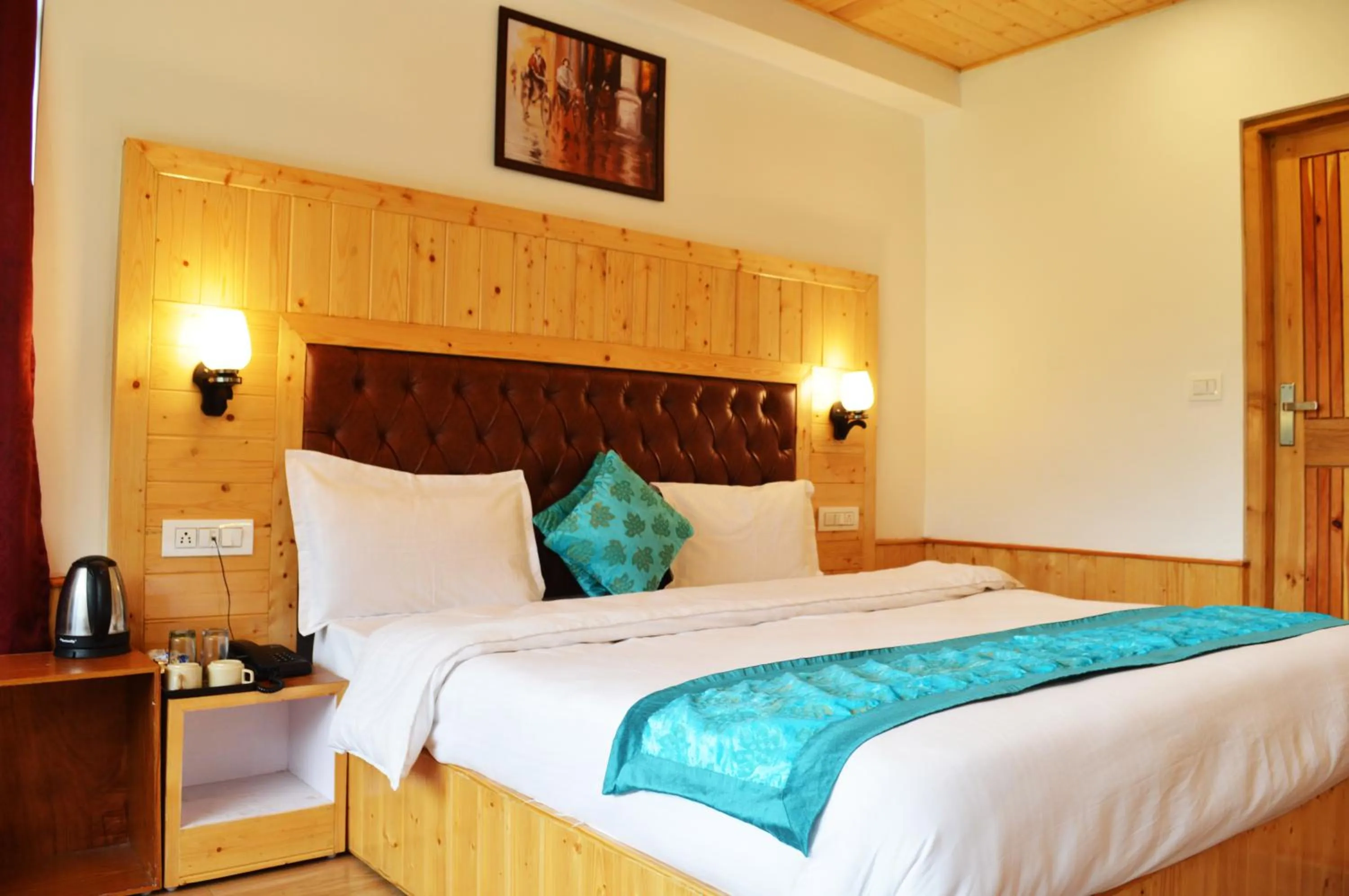 Bed in Manali Outdoor Retreat by Sheosante