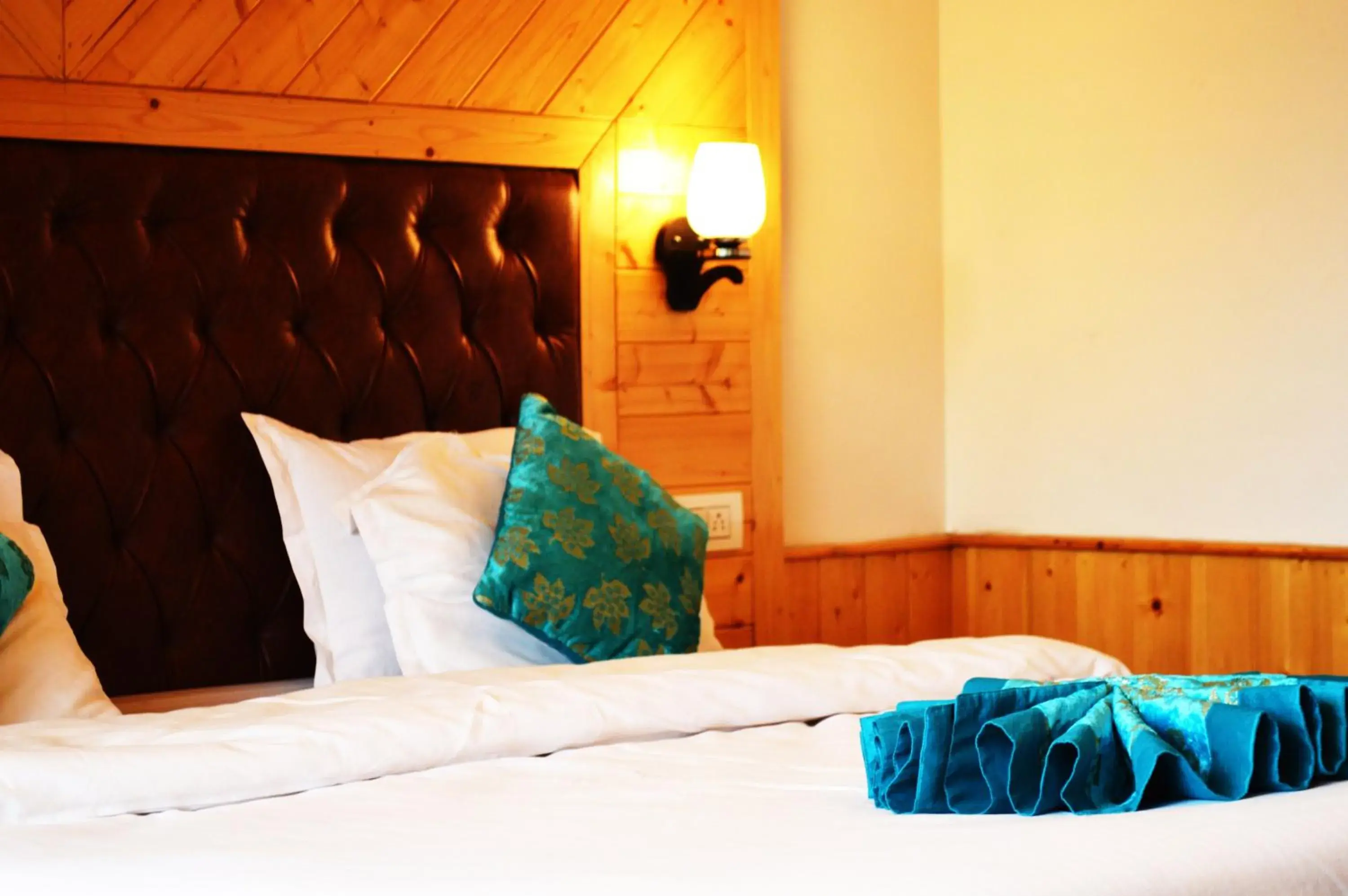 Bed in Manali Outdoor Retreat Bed in Manali Outdoor Retreat