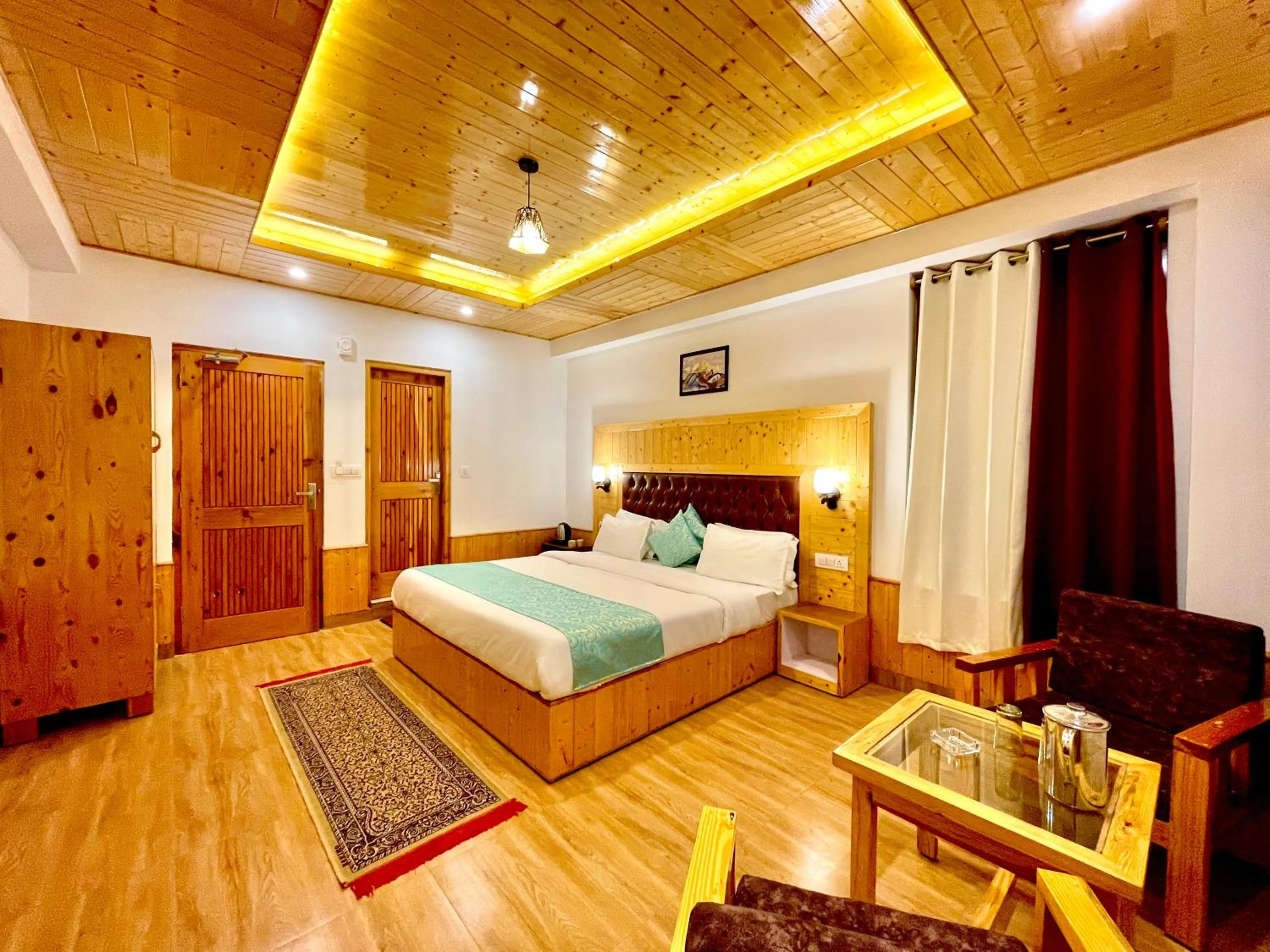 Photo of the whole room, Bed in Manali Outdoor Retreat by Sheosante