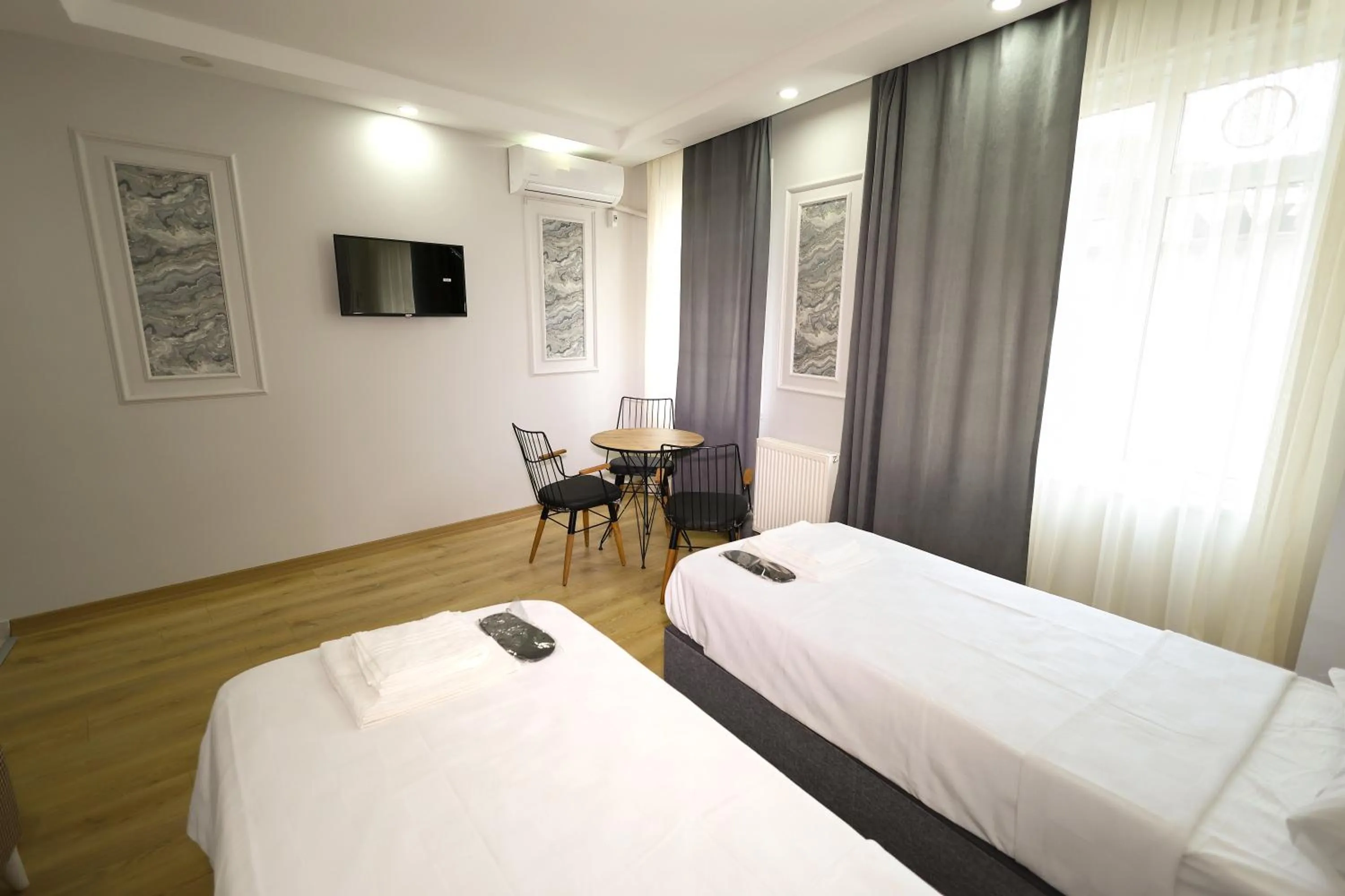 Bed in JOE BLACK APART