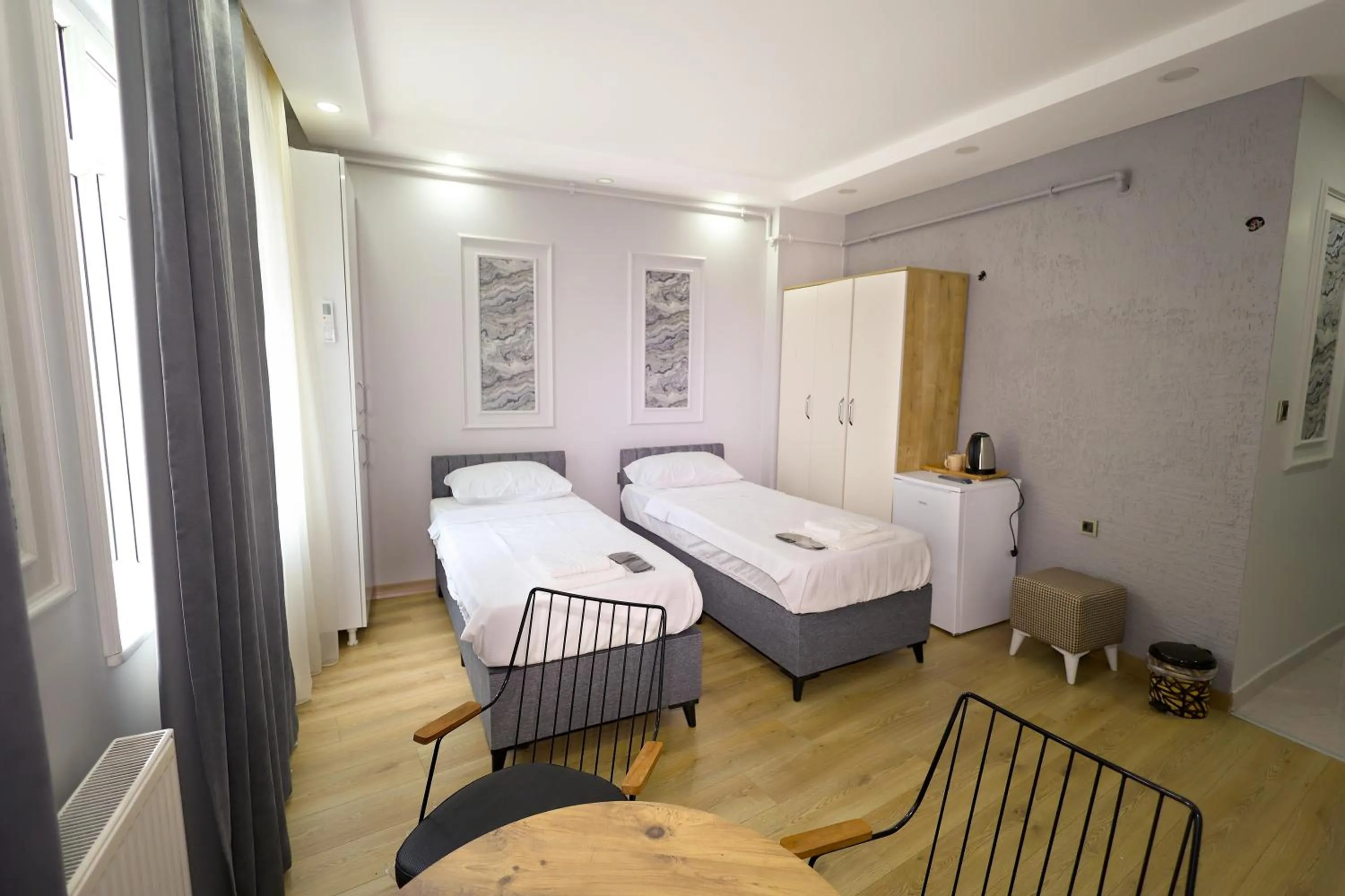 Bed in JOE BLACK APART