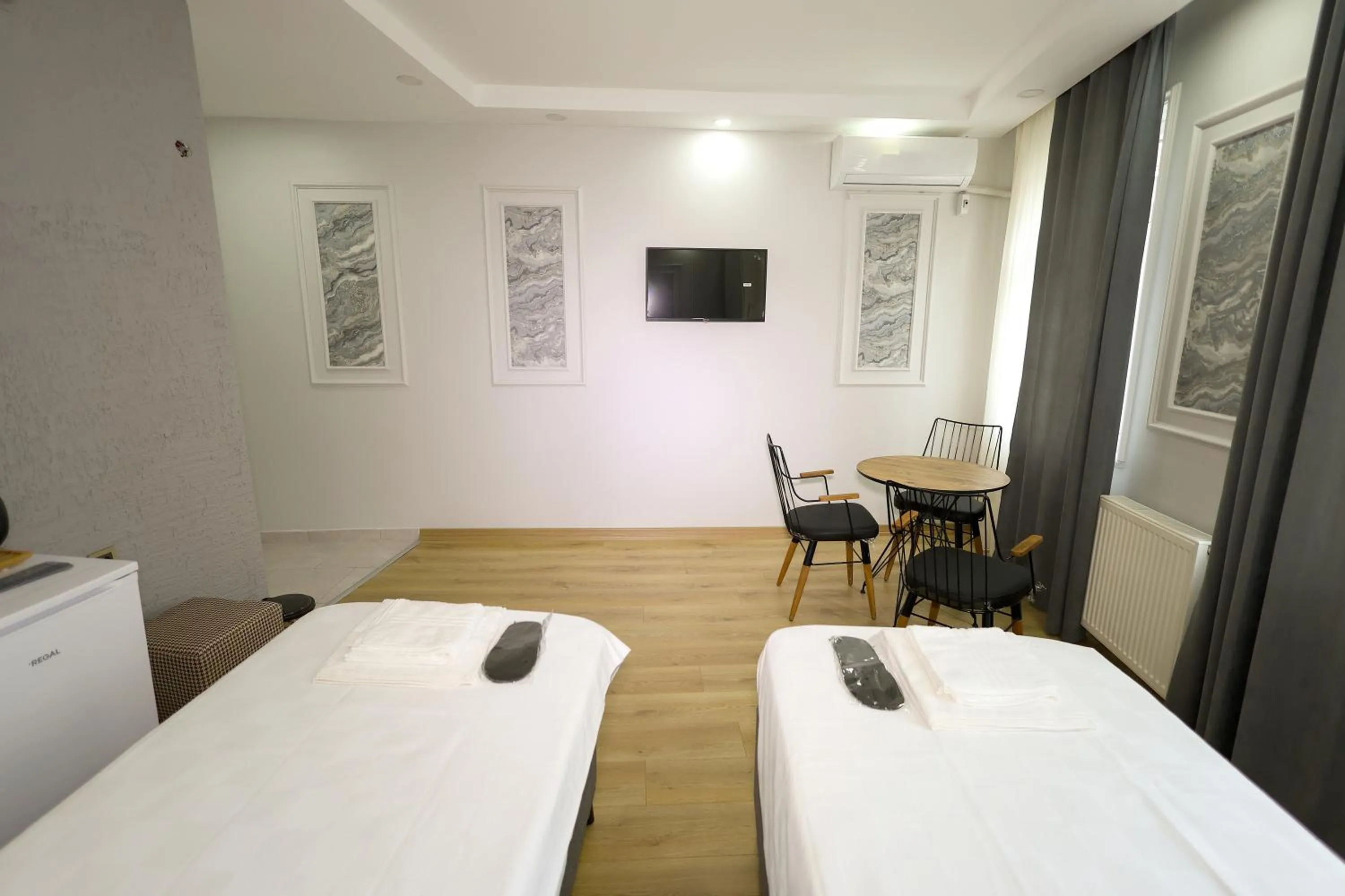 Bed in JOE BLACK APART