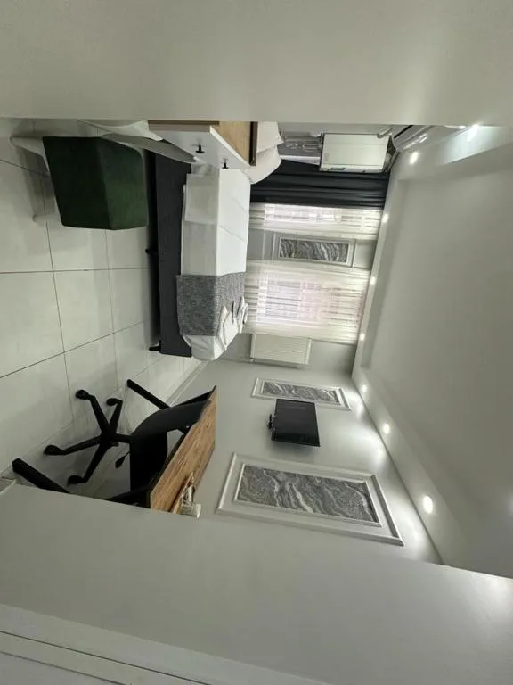 TV and multimedia in JOE BLACK APART