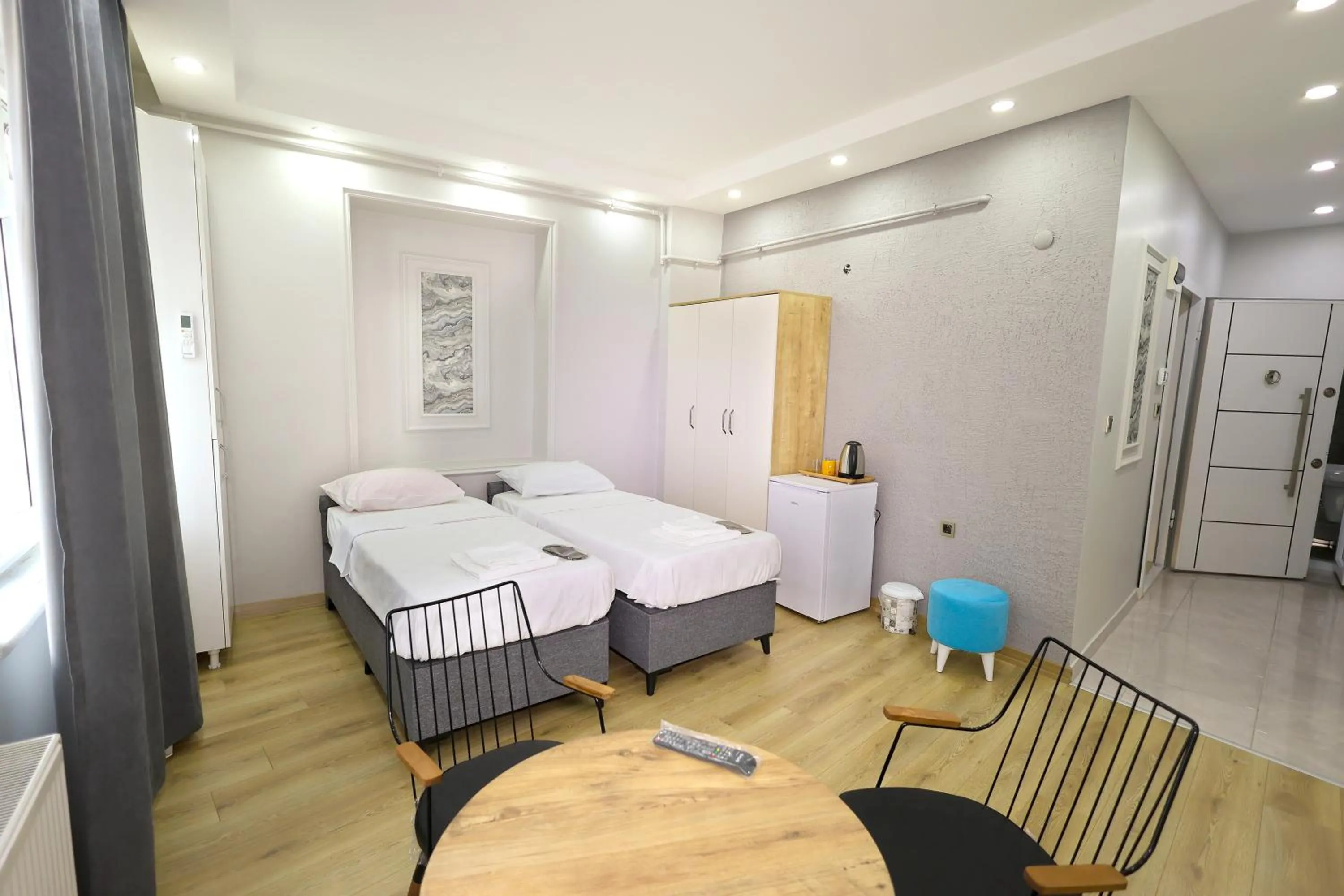 Bed in JOE BLACK APART