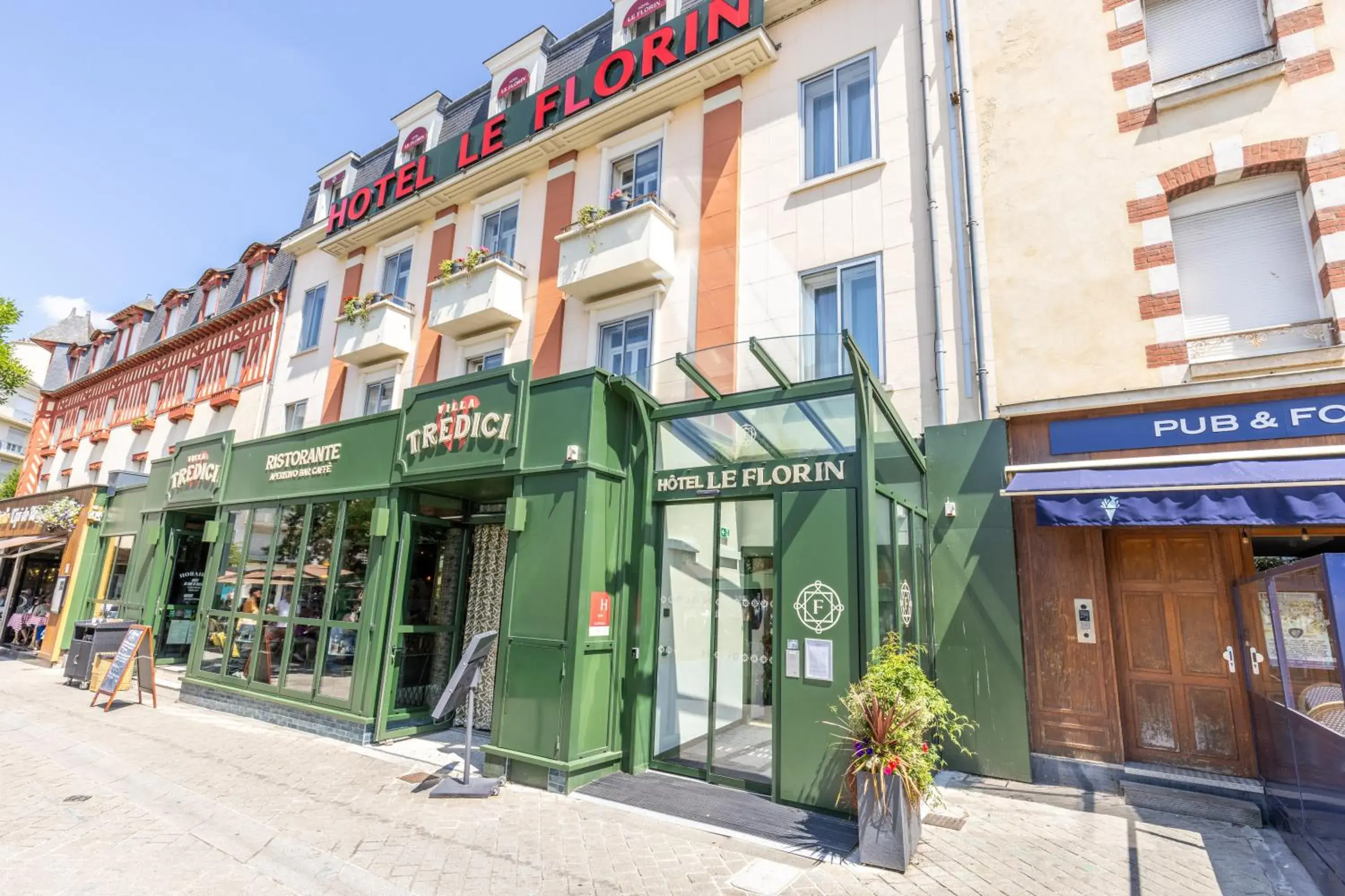 Facade/entrance in Hôtel Le Florin Facade/entrance in Hôtel Le Florin