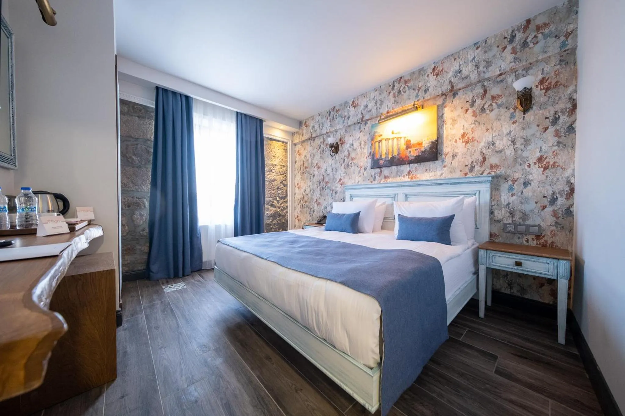 Bed in Assos Troy Port Hotel