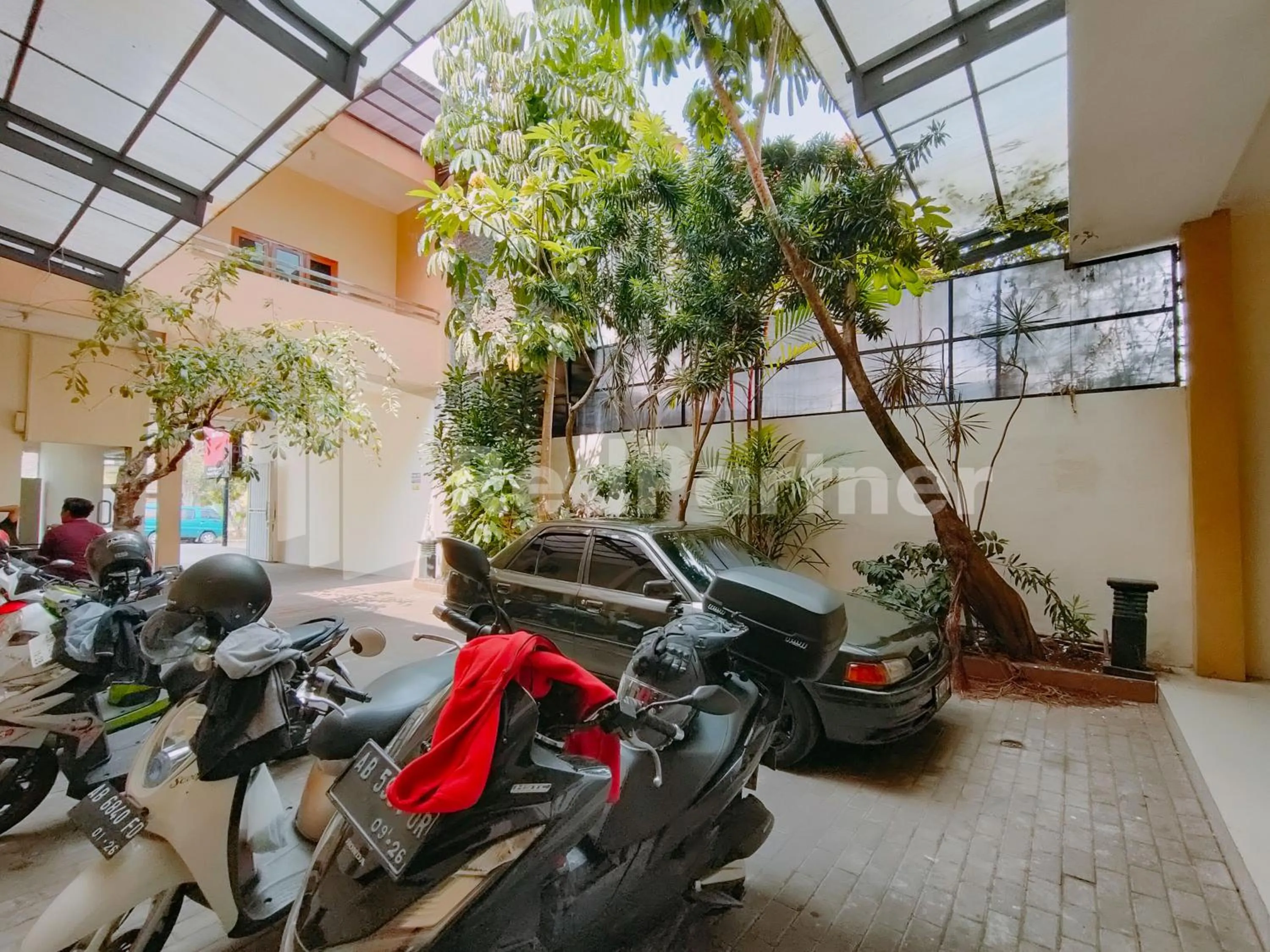 Parking in Calida Hotel Mitra RedDoorz near Alun Alun Wonosari