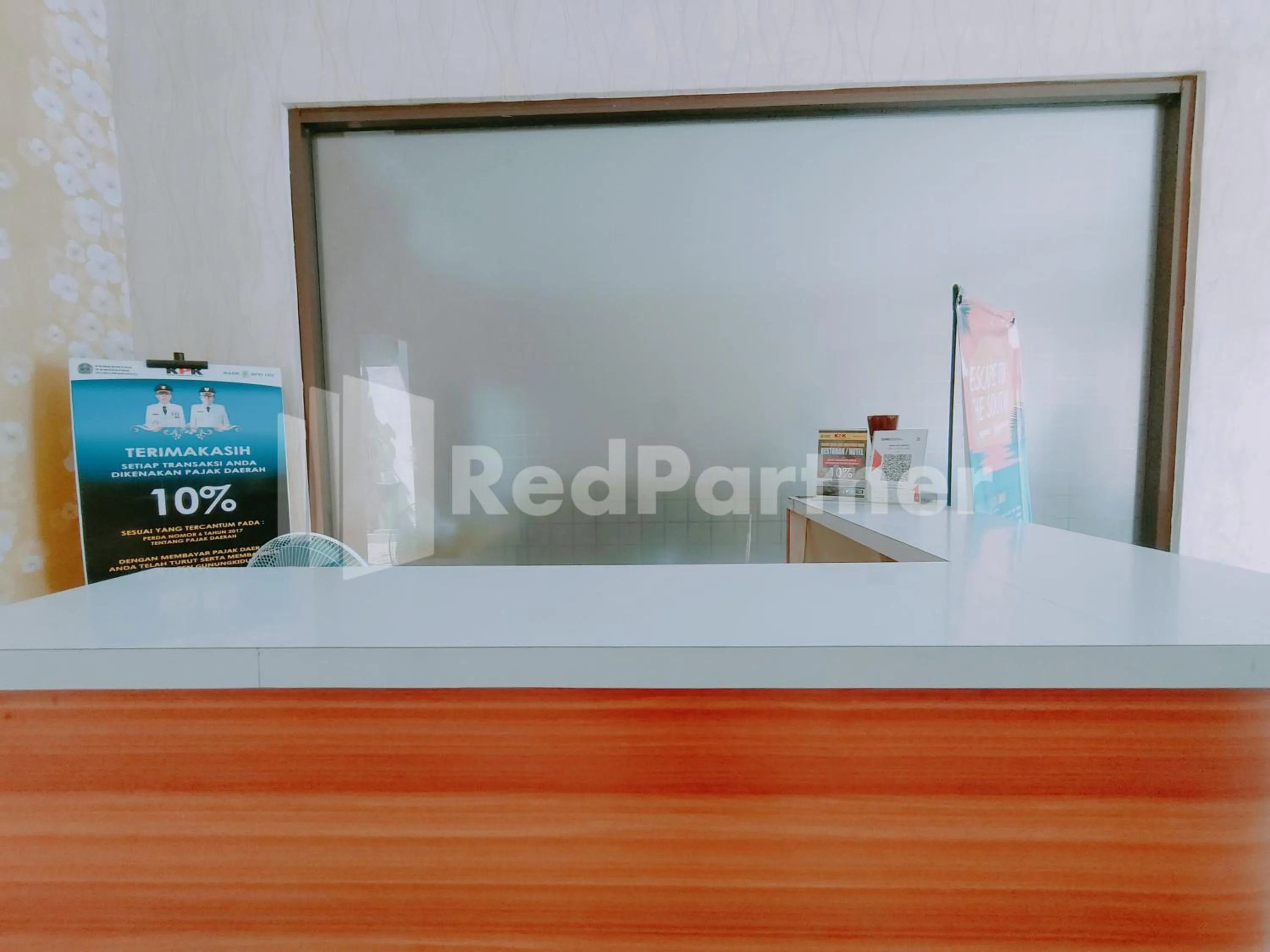 Lobby or reception in Calida Hotel Mitra RedDoorz near Alun Alun Wonosari