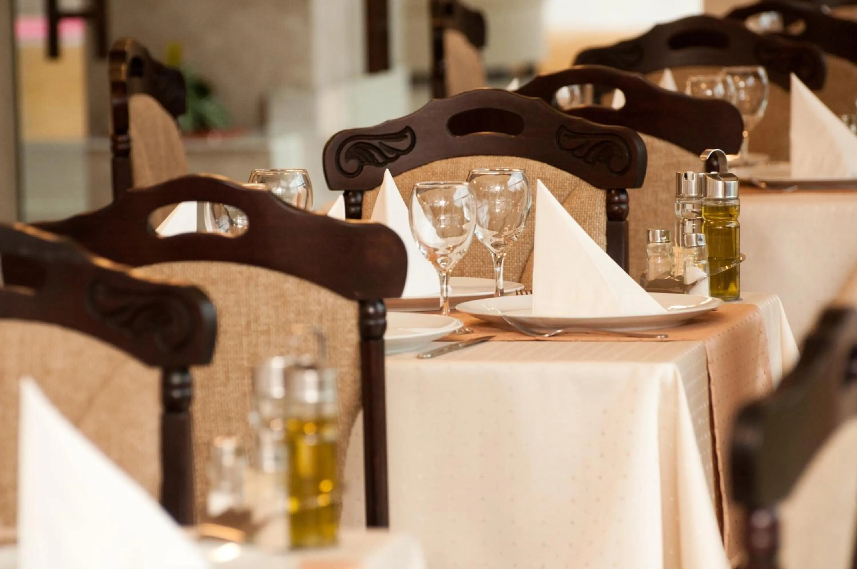 Restaurant/places to eat in Hotel Hyperion