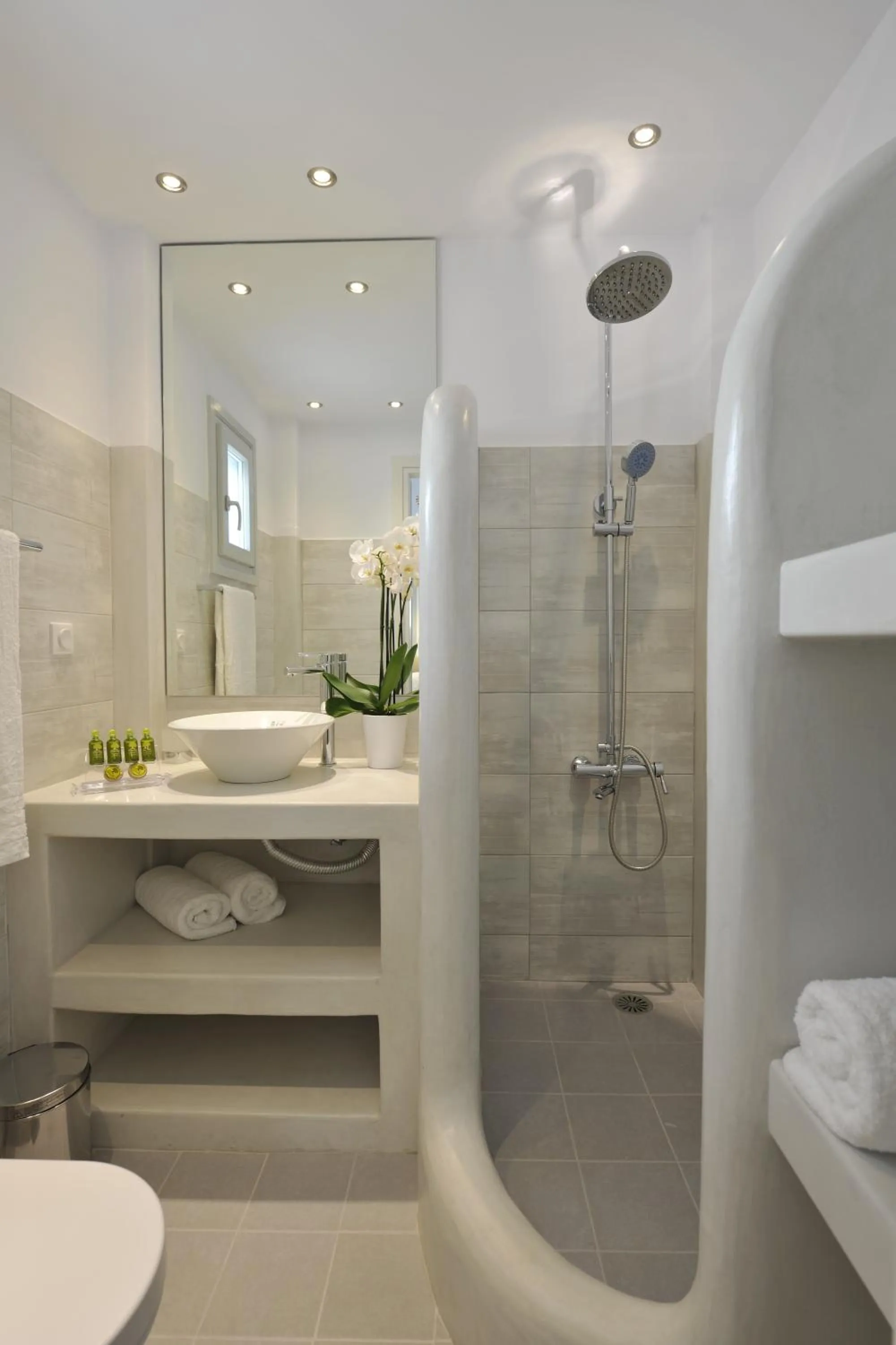 Bathroom in Romantica Suites