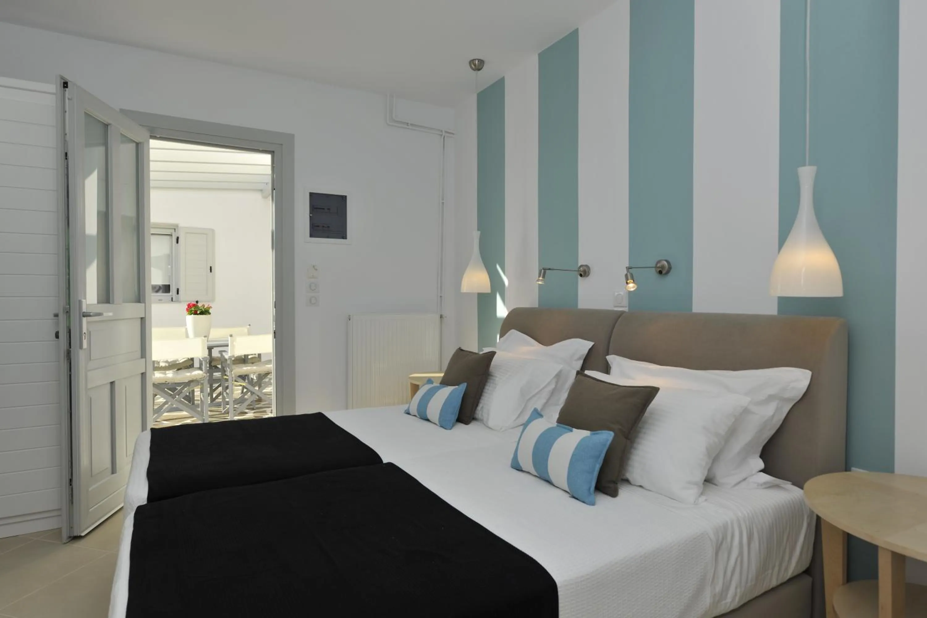 Bed in Romantica Suites