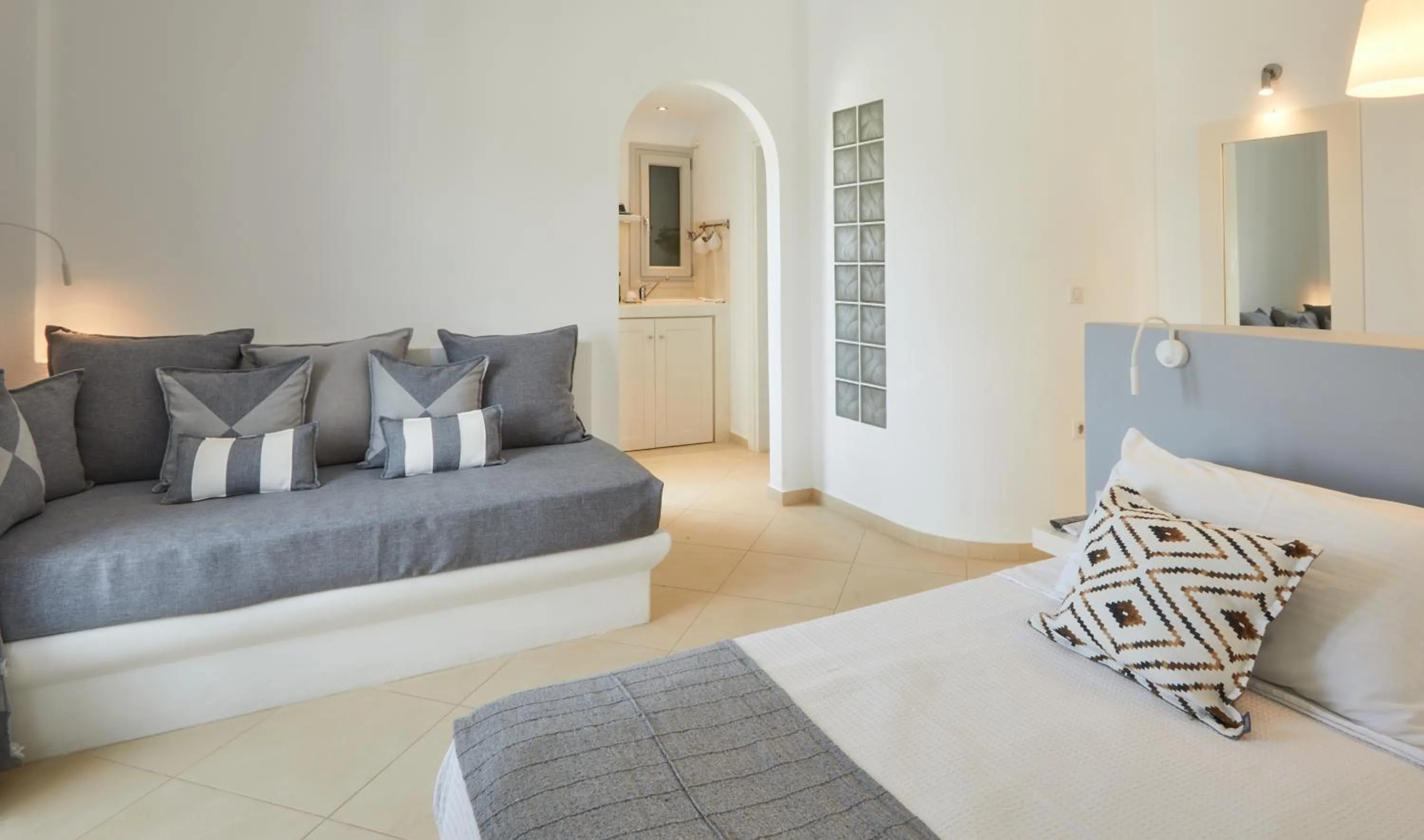 Bedroom, Bed in Romantica Suites