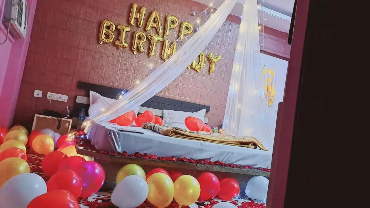 Bed in HOTEL HAYAT RESIDENCY Bed in HOTEL HAYAT RESIDENCY