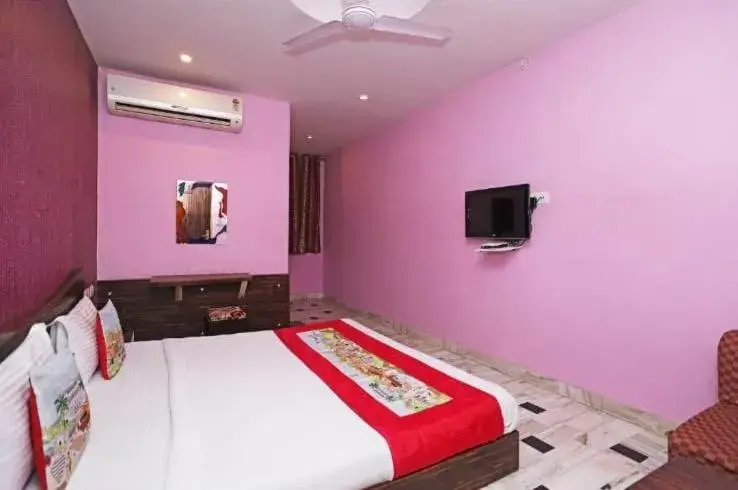 Bed in HOTEL HAYAT RESIDENCY Bed in HOTEL HAYAT RESIDENCY