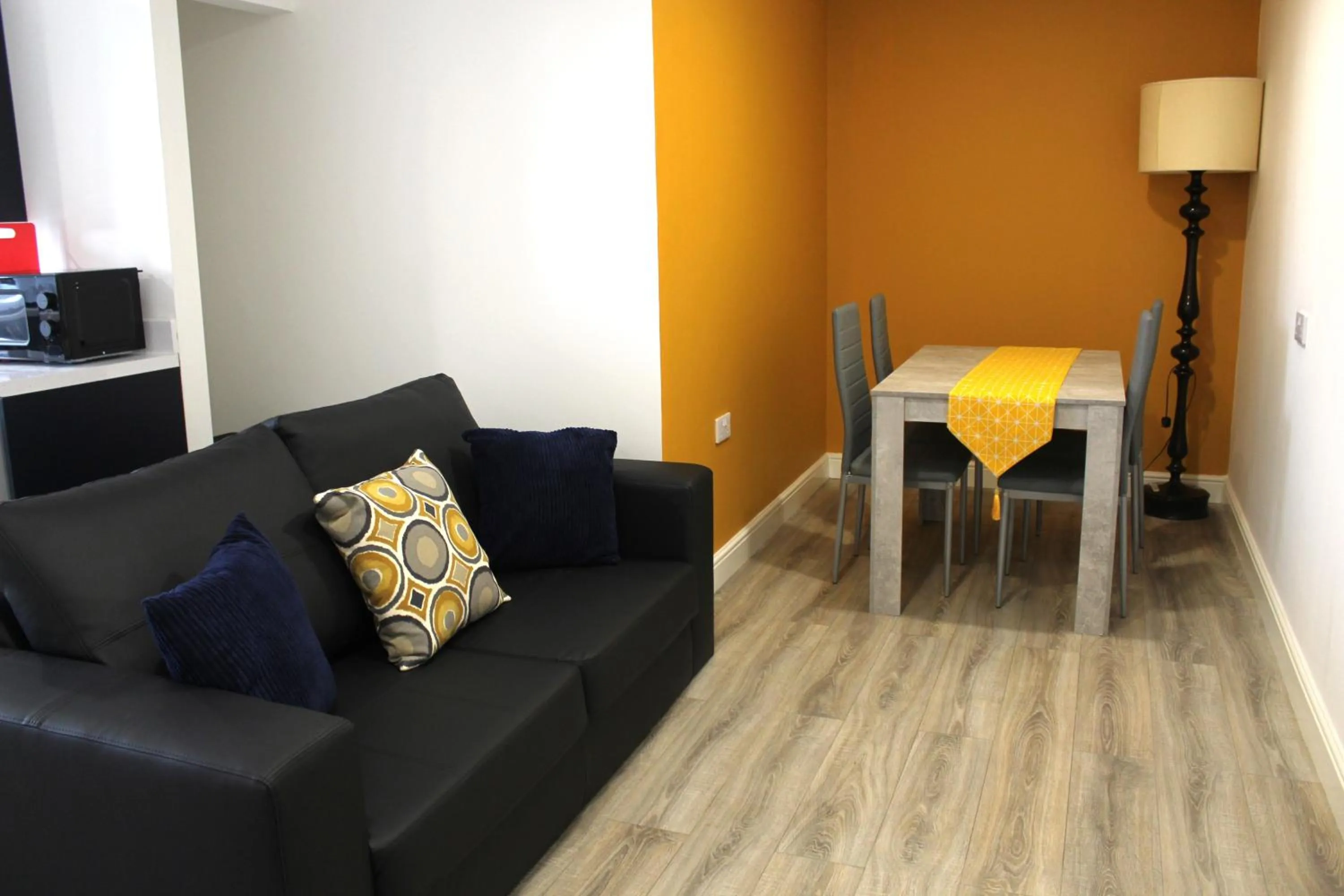 Living room in Maze apartments and rooms Free parking