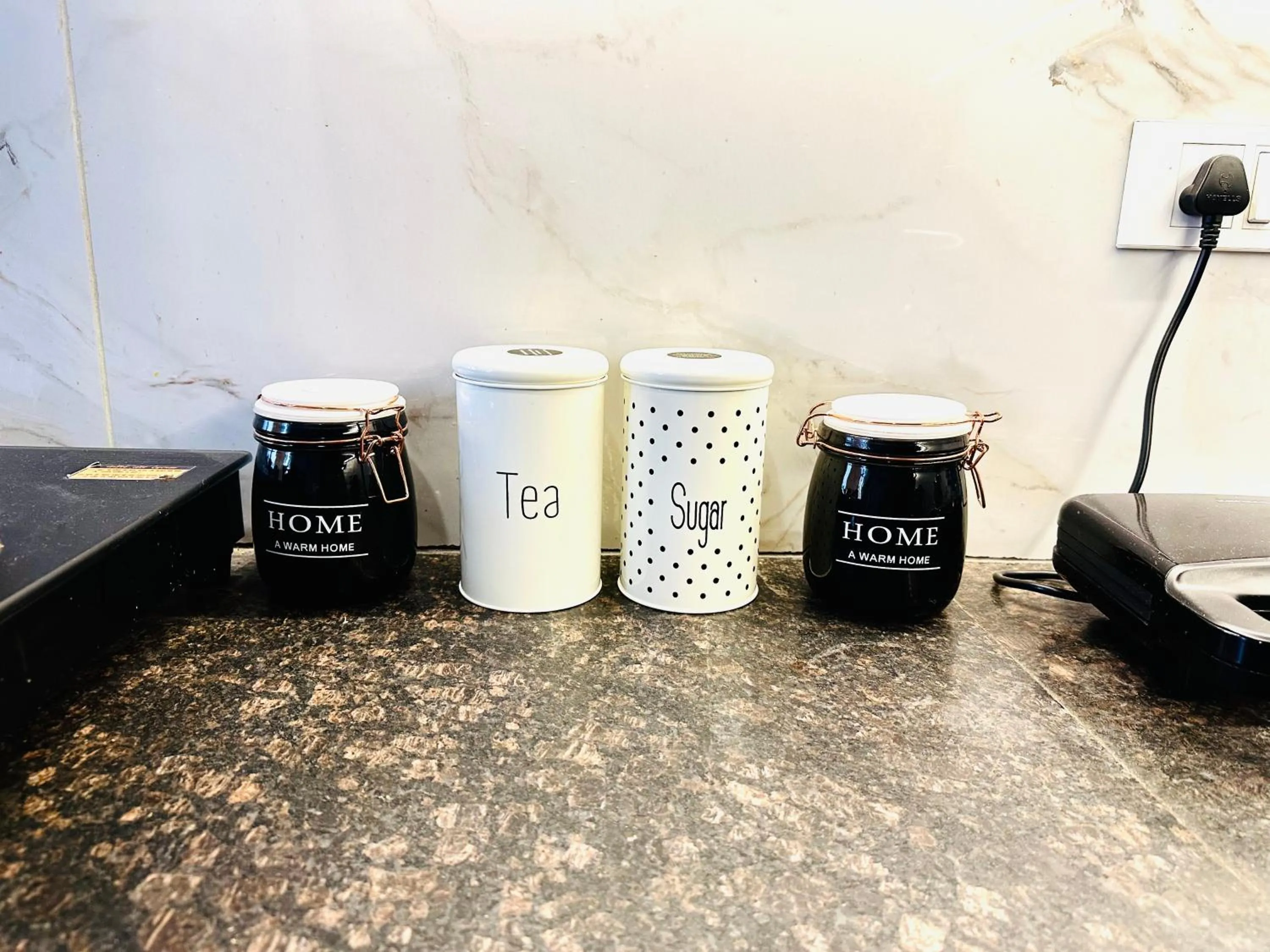 Coffee/tea facilities in Divine Inn Hotel Near Rajouri Garden Main Market