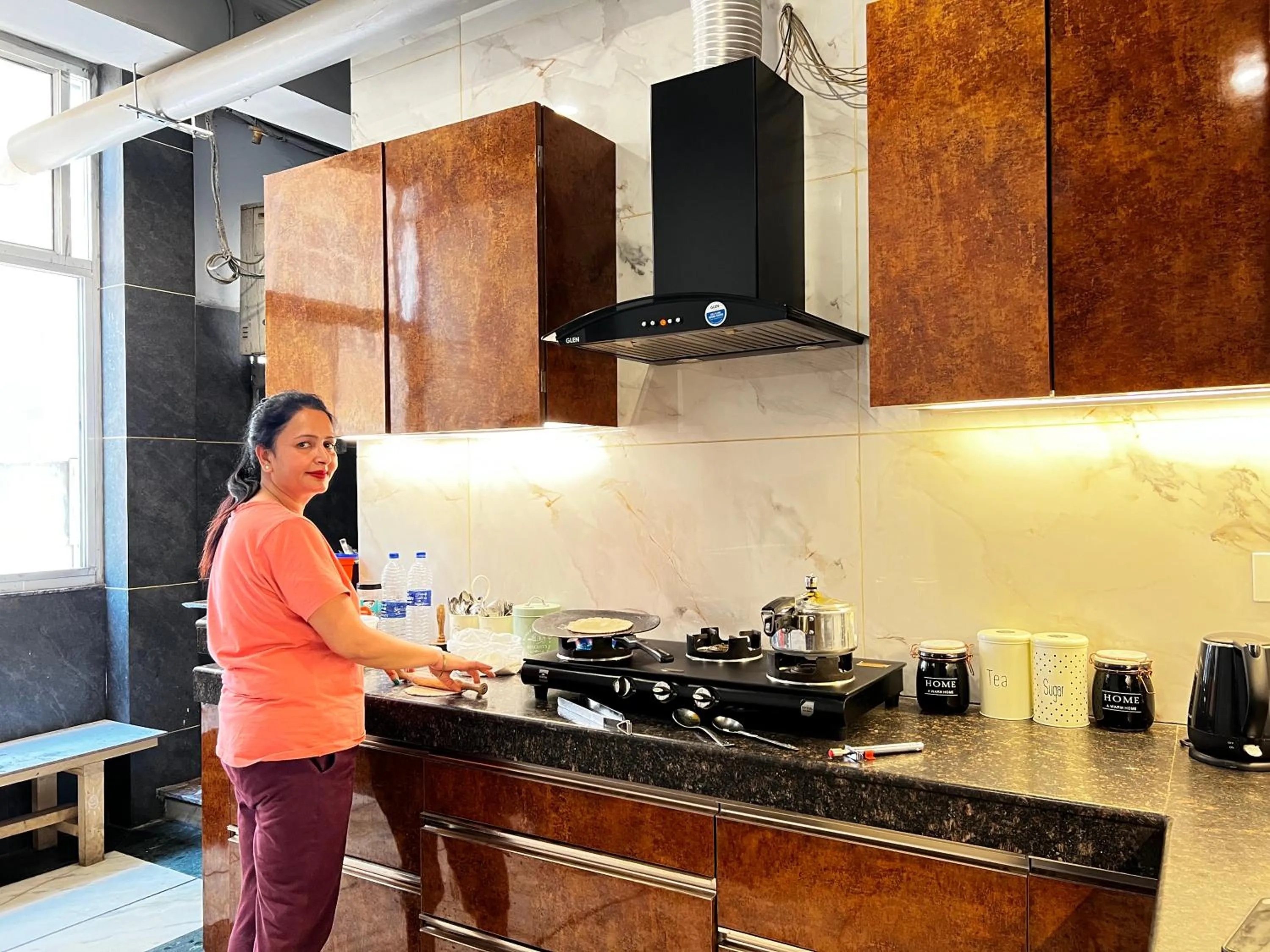 Coffee/tea facilities in Divine Inn Hotel Near Rajouri Garden Main Market