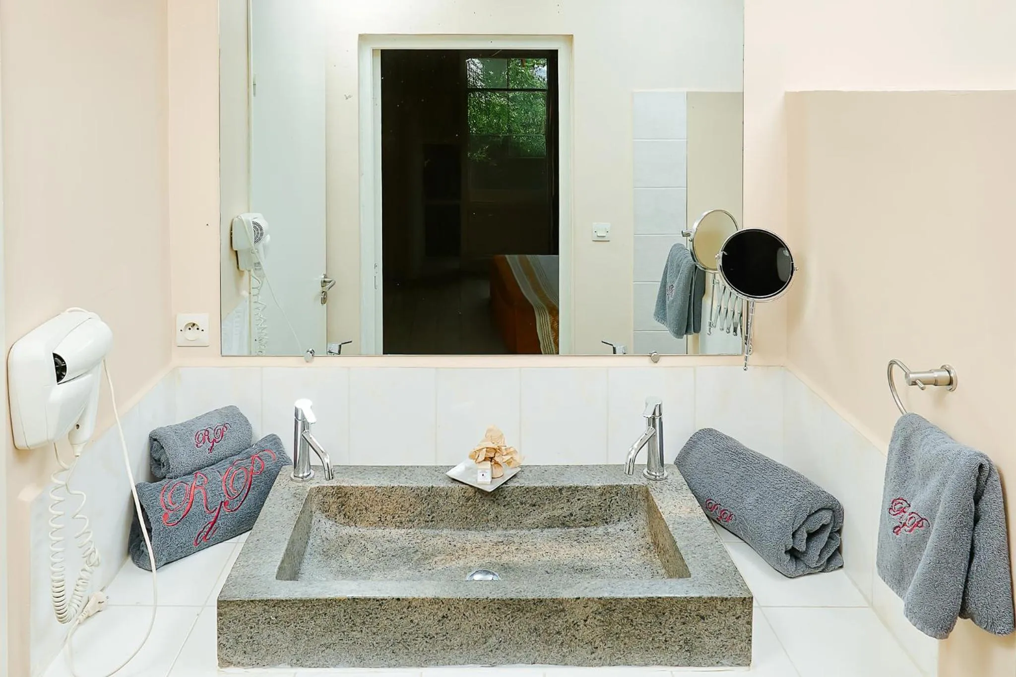 Bathroom in Relais des Plateaux & Spa– Ivato International Airport