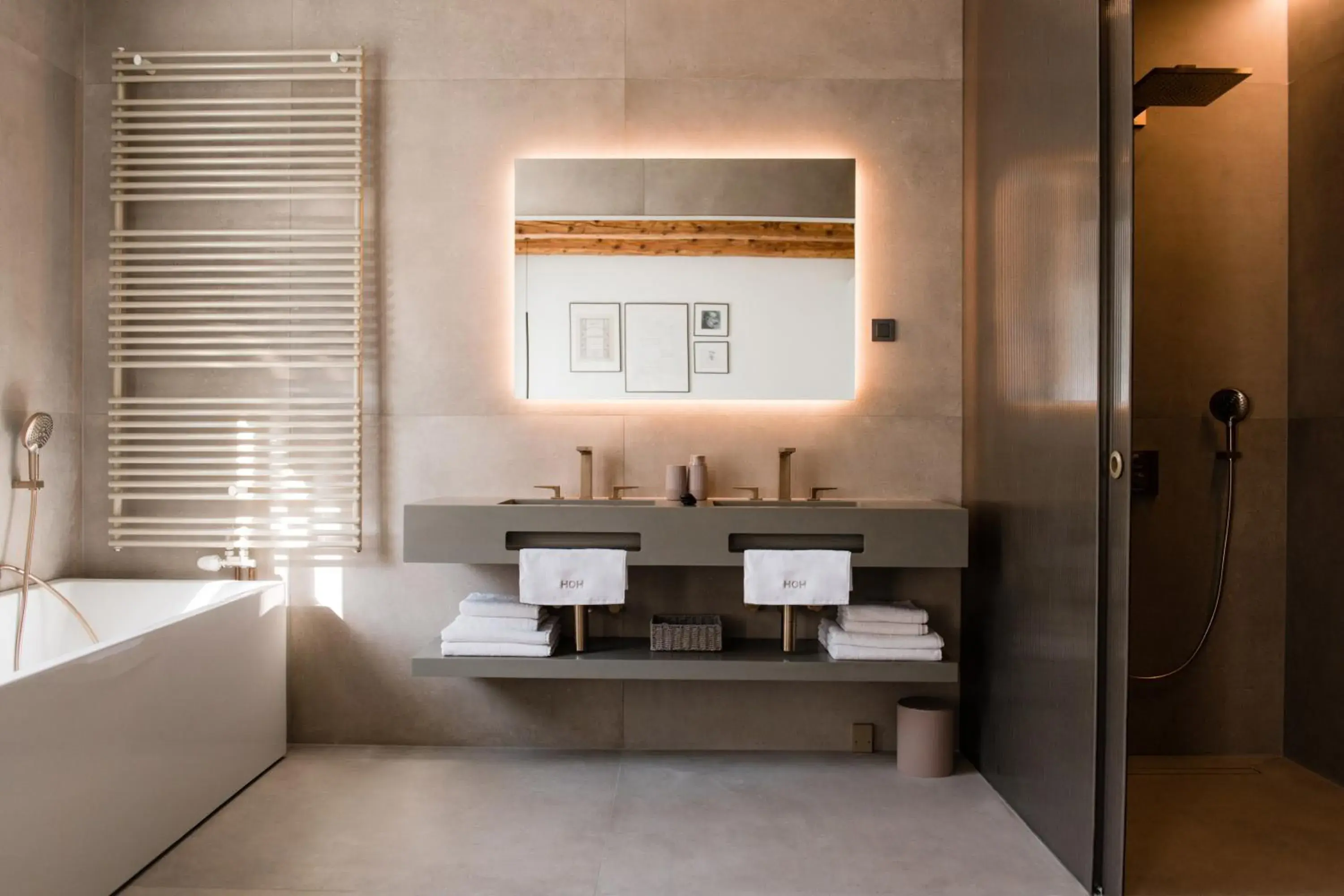 Deluxe Double Room with Bath - single occupancy in Boutique Hotel HOH Deluxe Double Room with Bath - single occupancy in Boutique Hotel HOH