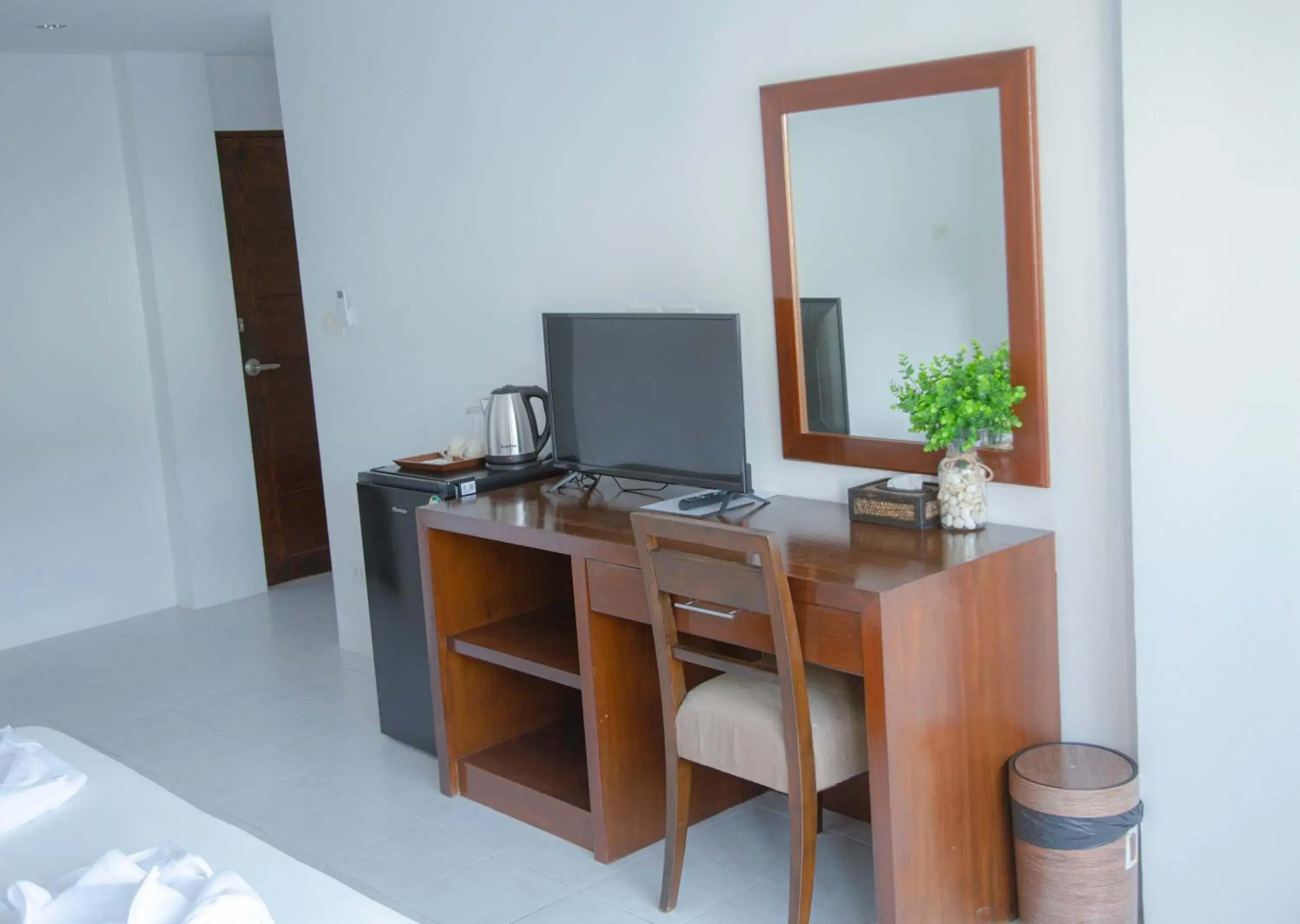 Queen Room in RoomQuest Kalim Beach Queen Room in RoomQuest Kalim Beach