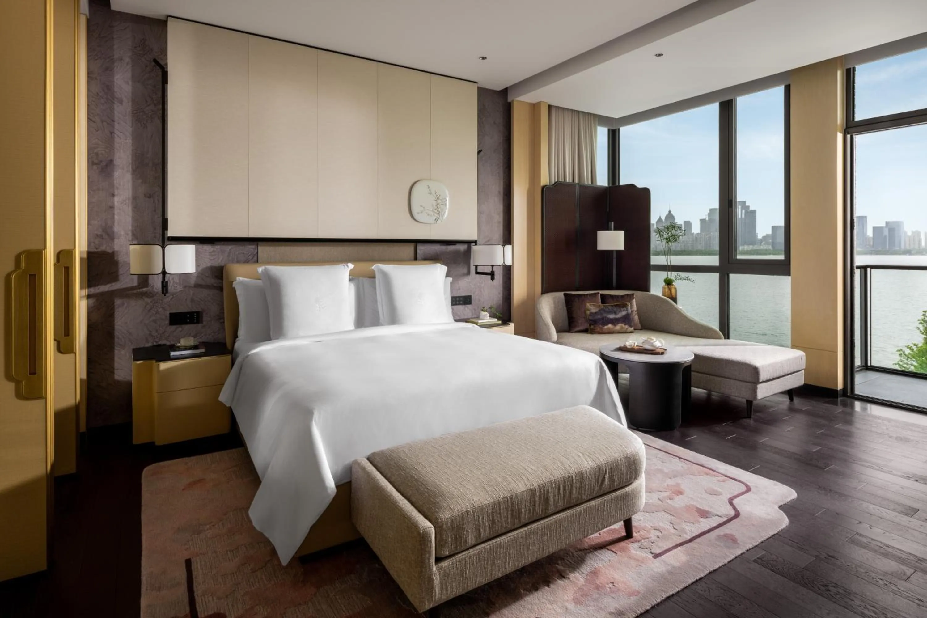 Bed in Four Seasons Hotel Suzhou