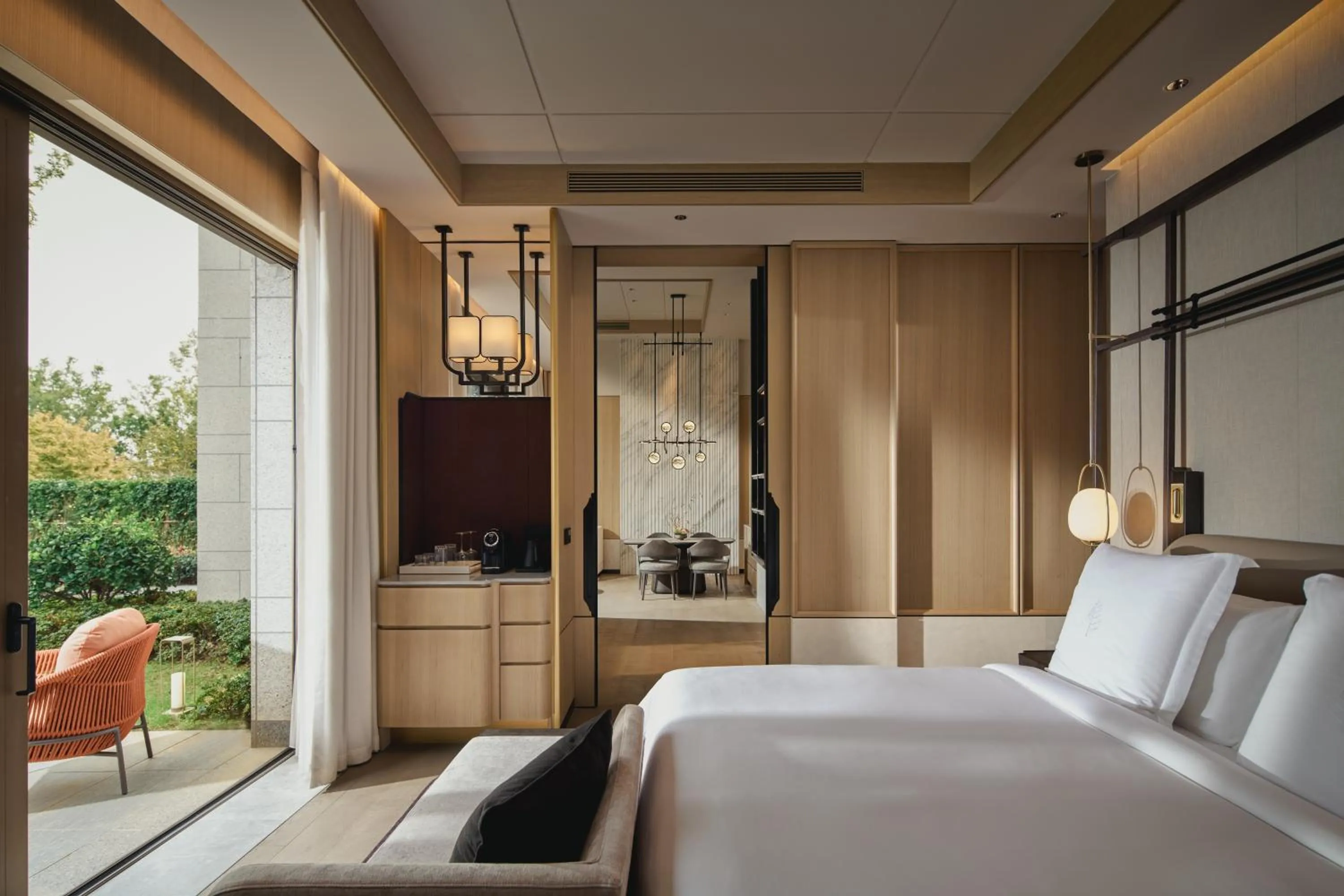 Bedroom, Bed in Four Seasons Hotel Suzhou