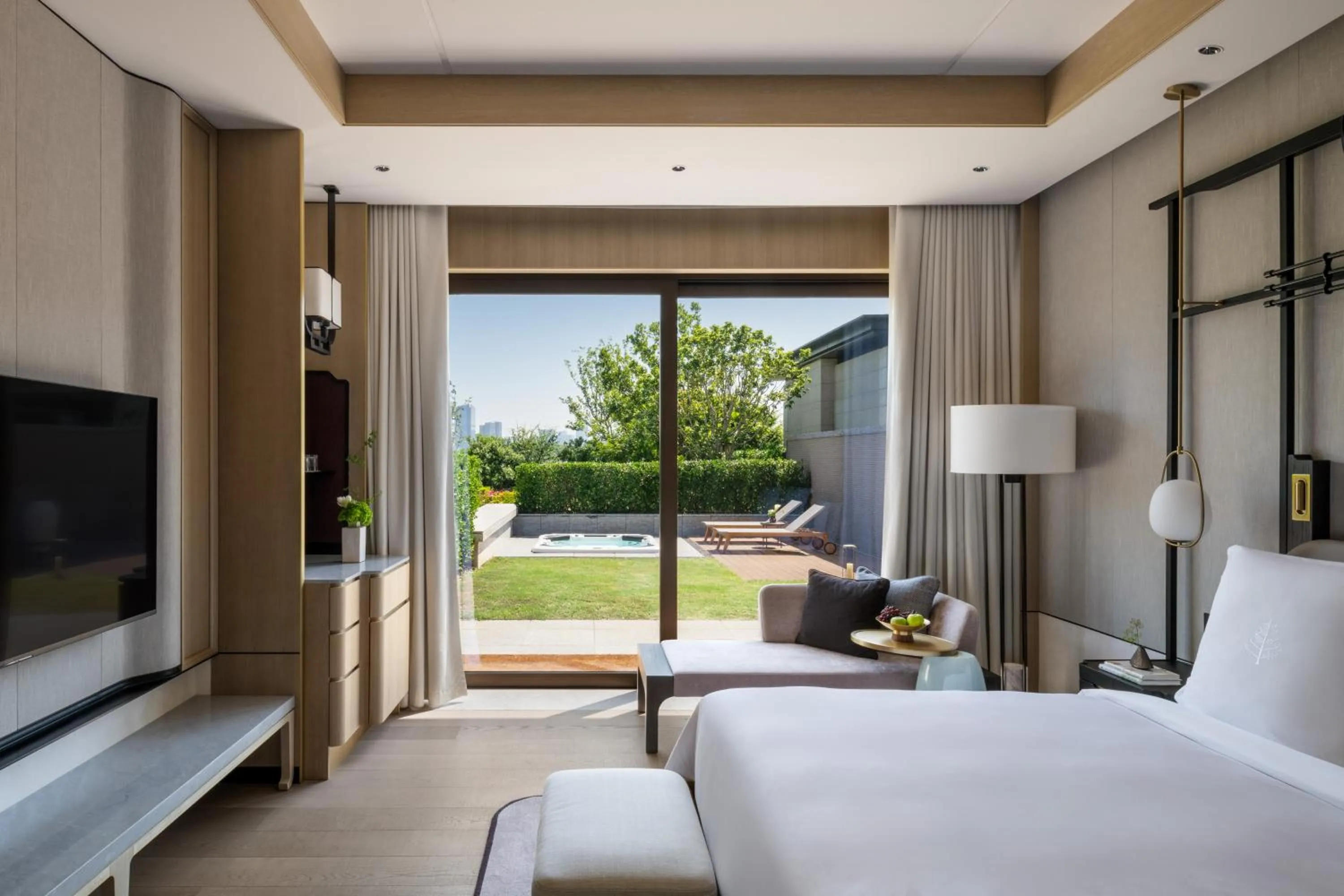 Bed in Four Seasons Hotel Suzhou