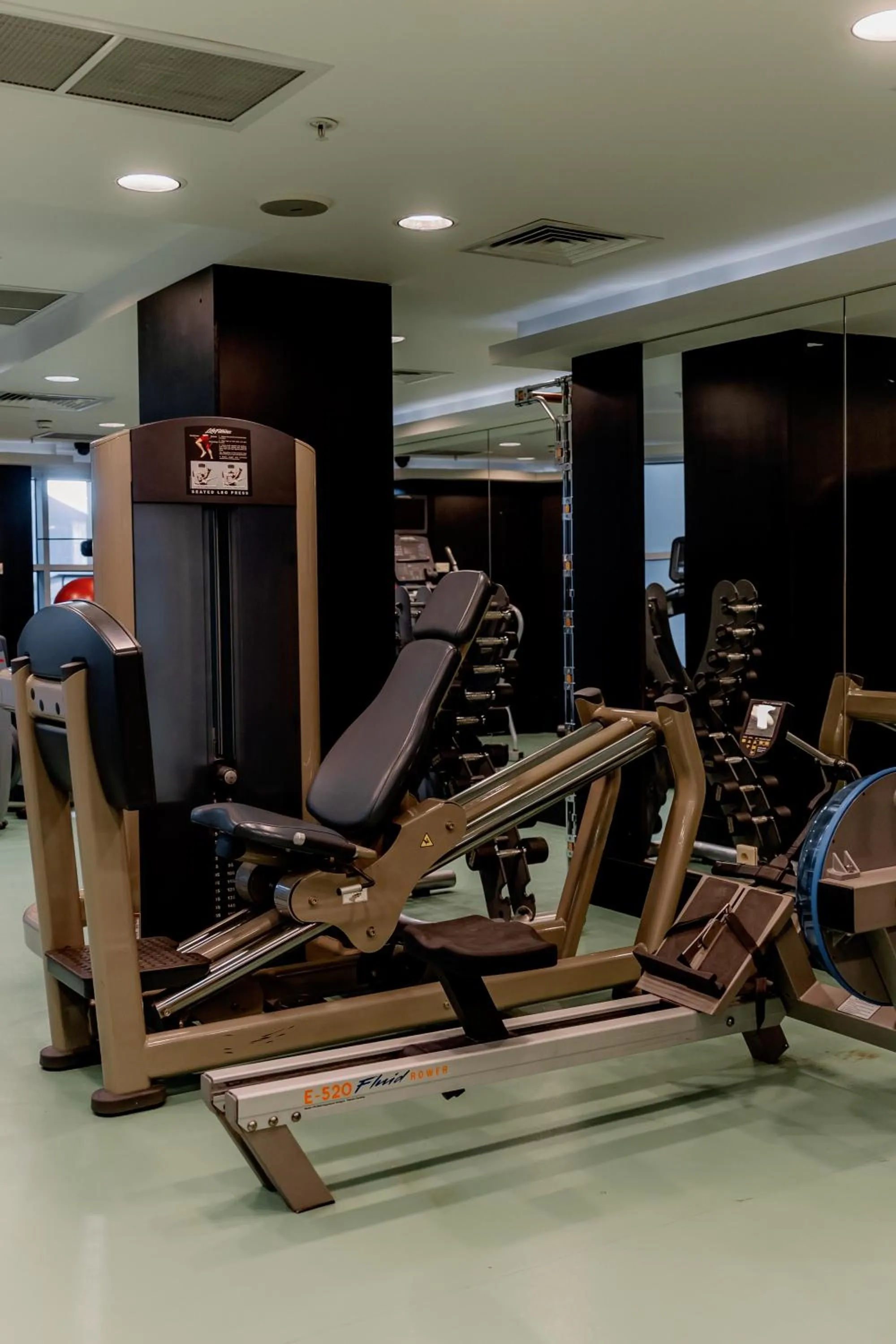 Fitness centre/facilities in SAAD Hotel Astana