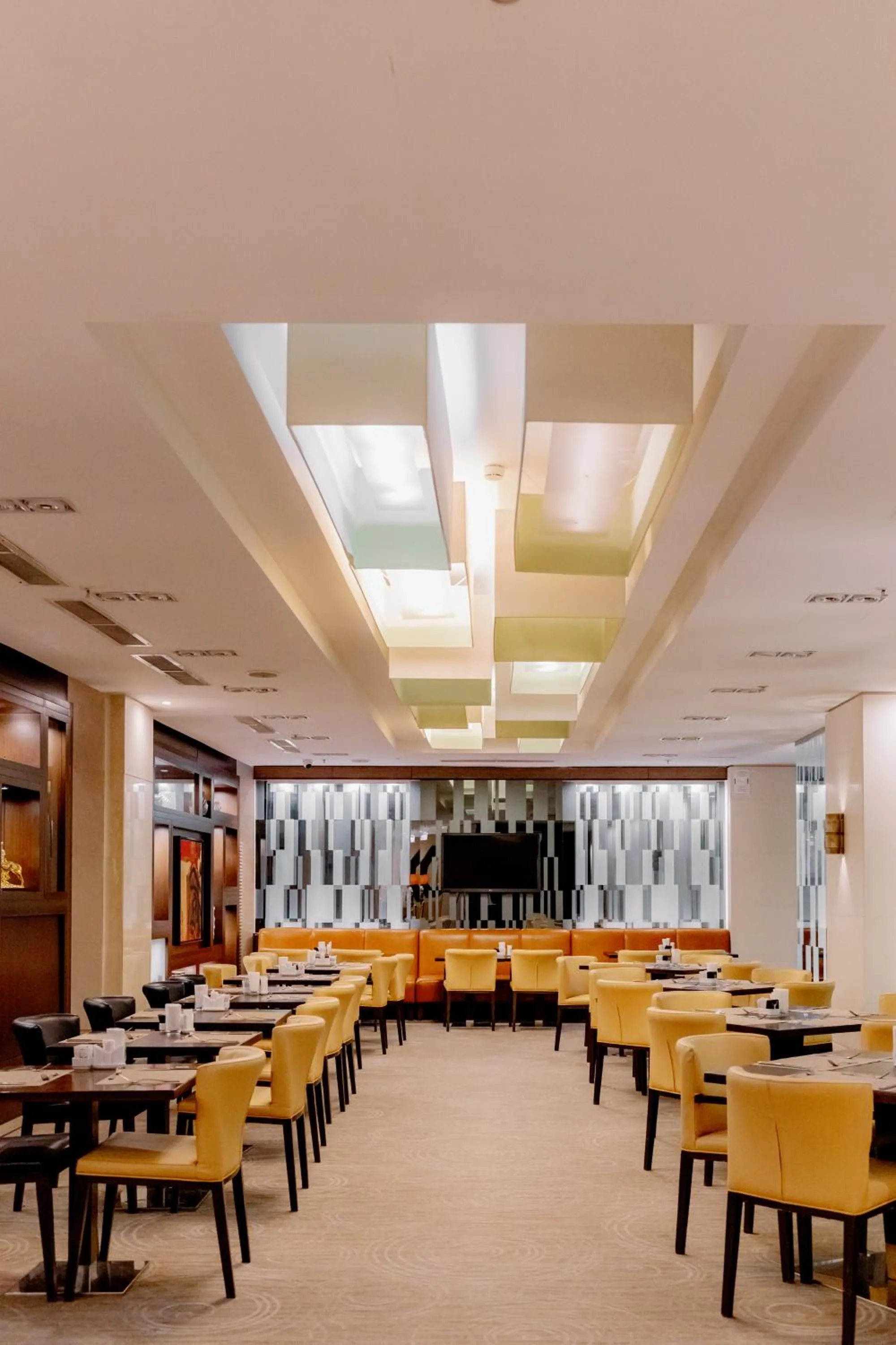 Restaurant/places to eat in SAAD Hotel Astana