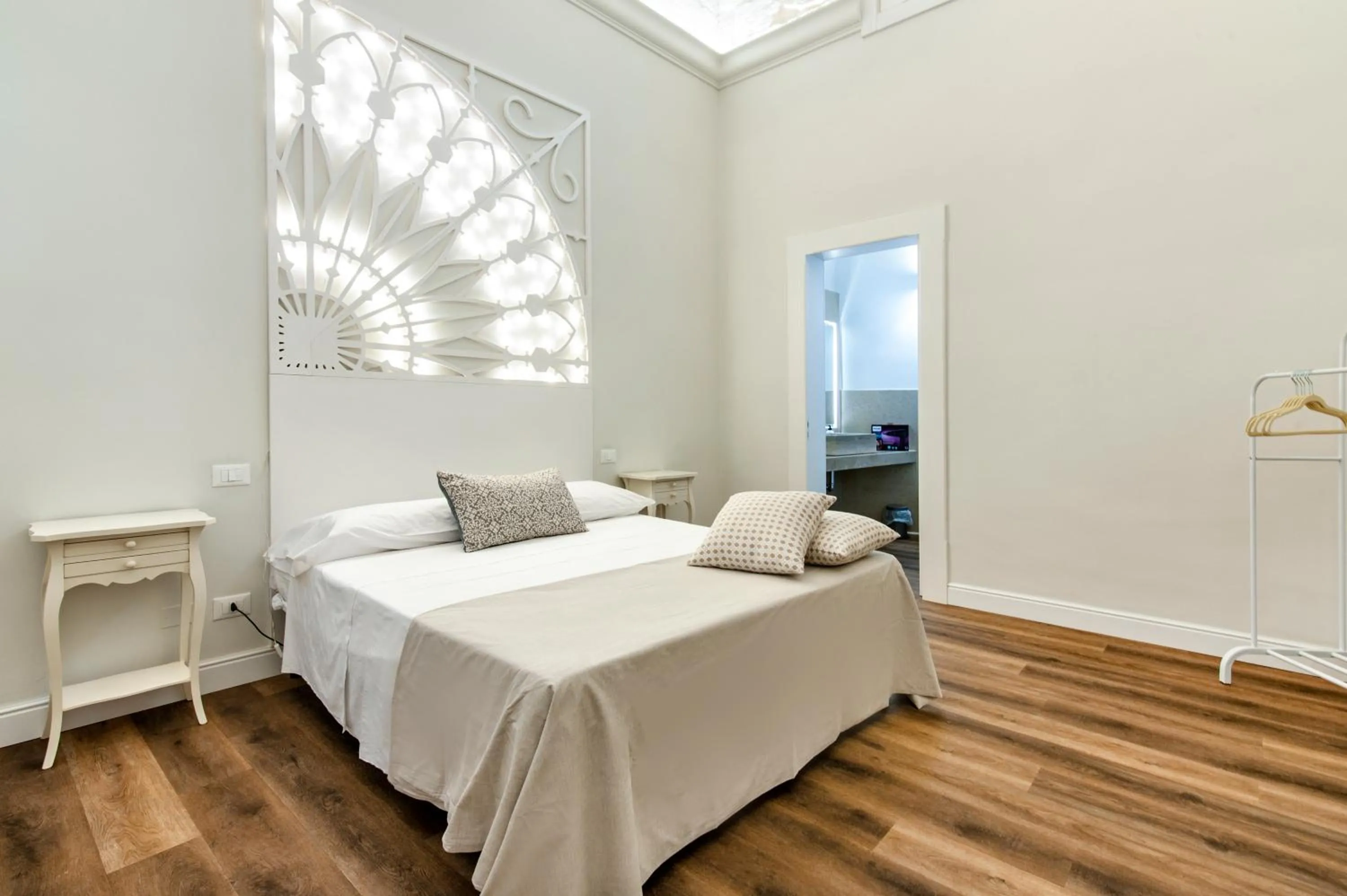Deluxe Suite - single occupancy in Vittoria Luxury House