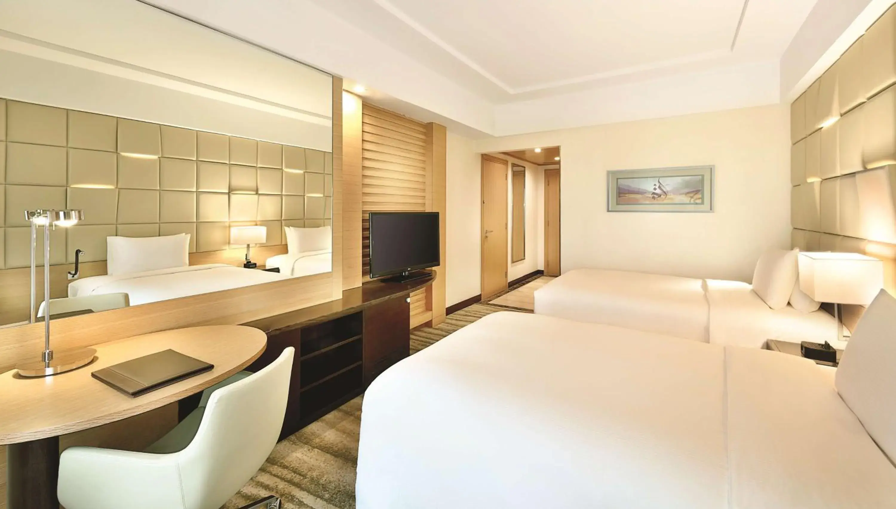 Bedroom, Bed in DoubleTree by Hilton Hotel Riyadh - Al Muroj Business Gate Bedroom, Bed in DoubleTree by Hilton Hotel Riyadh - Al Muroj Business Gate