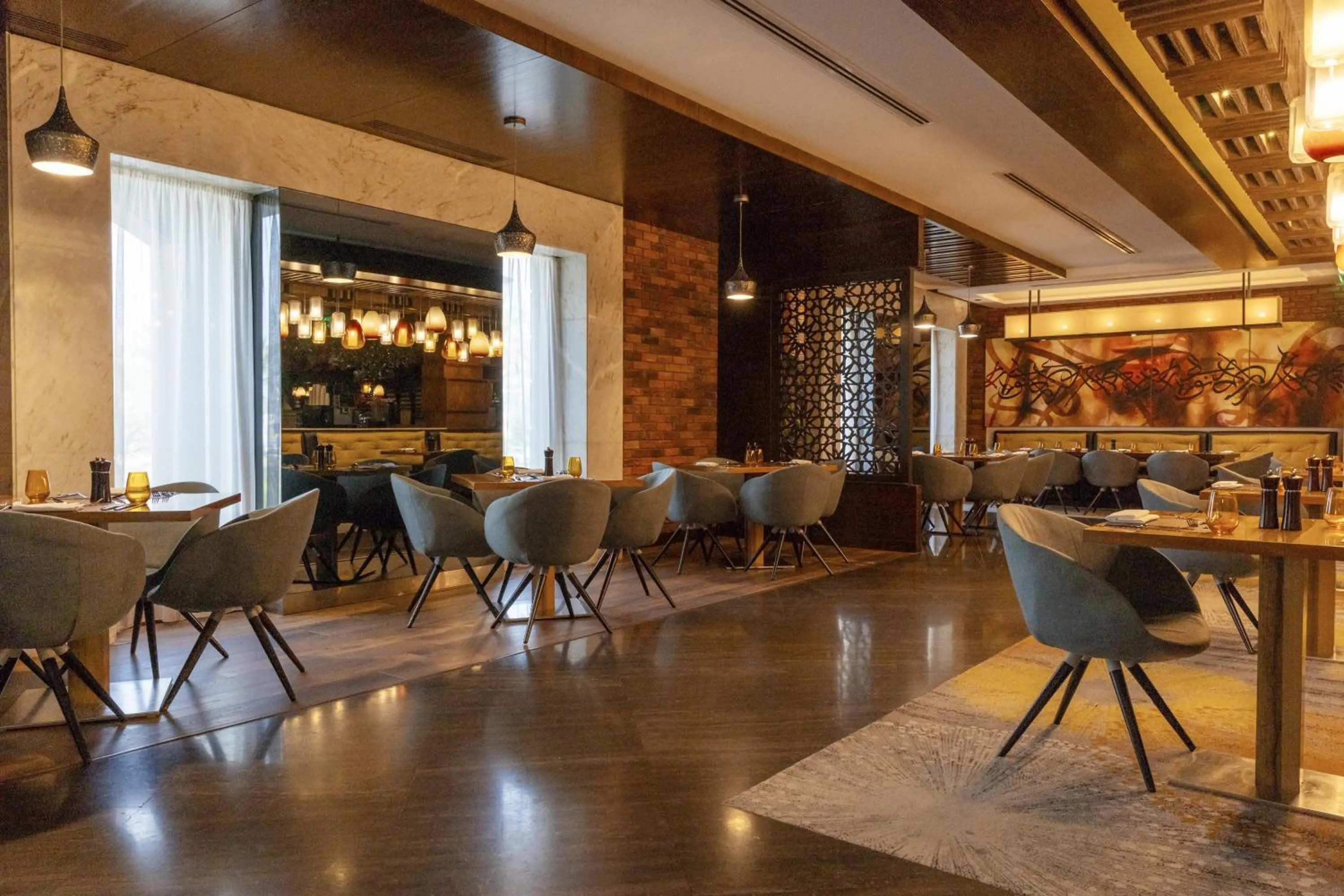 Restaurant/places to eat in DoubleTree by Hilton Hotel Riyadh - Al Muroj Business Gate