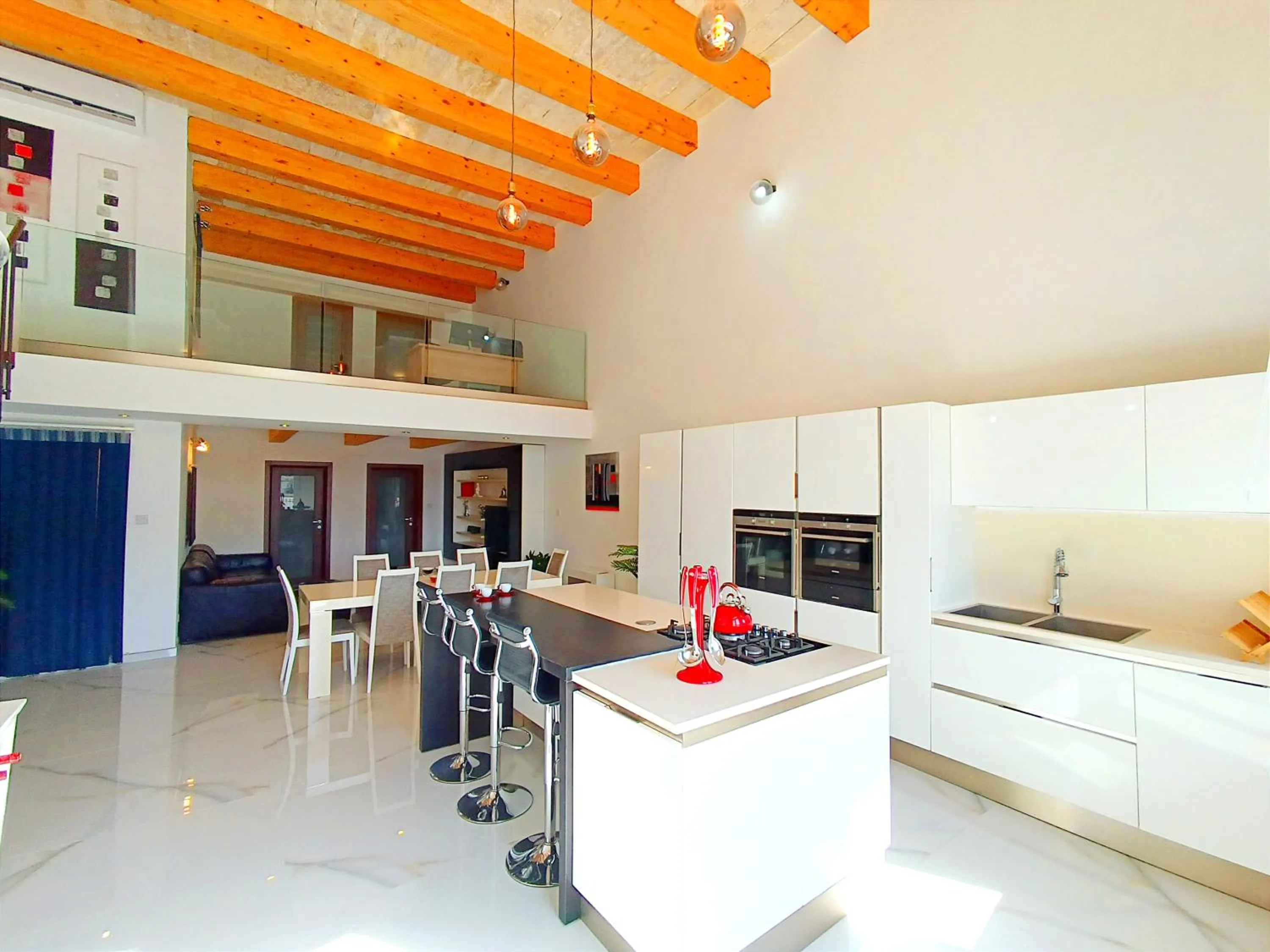 Beautiful large Sea Front Duplex Loft