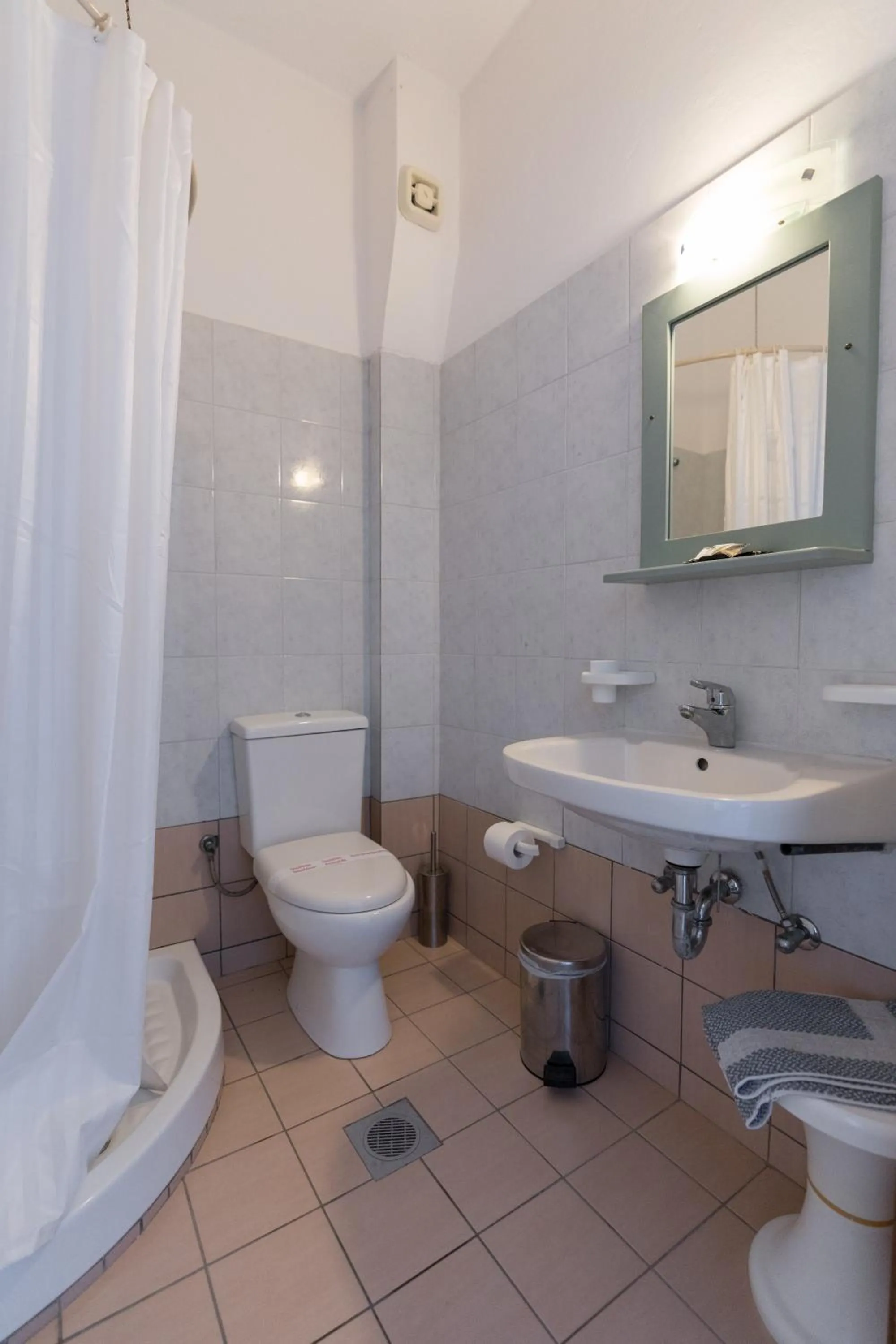Shower in Ammousa Hotel Apartments
