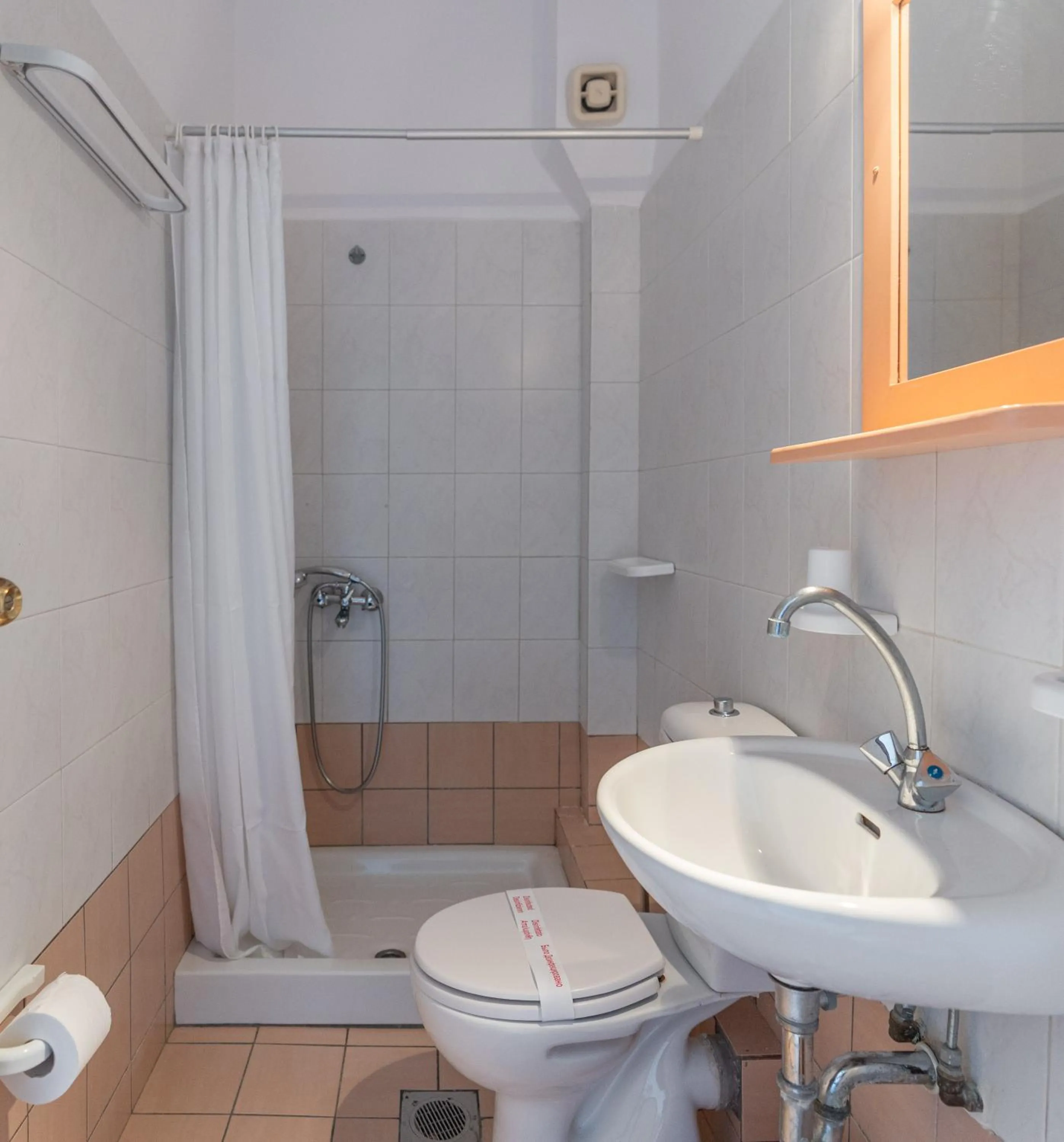 Toilet in Ammousa Hotel Apartments