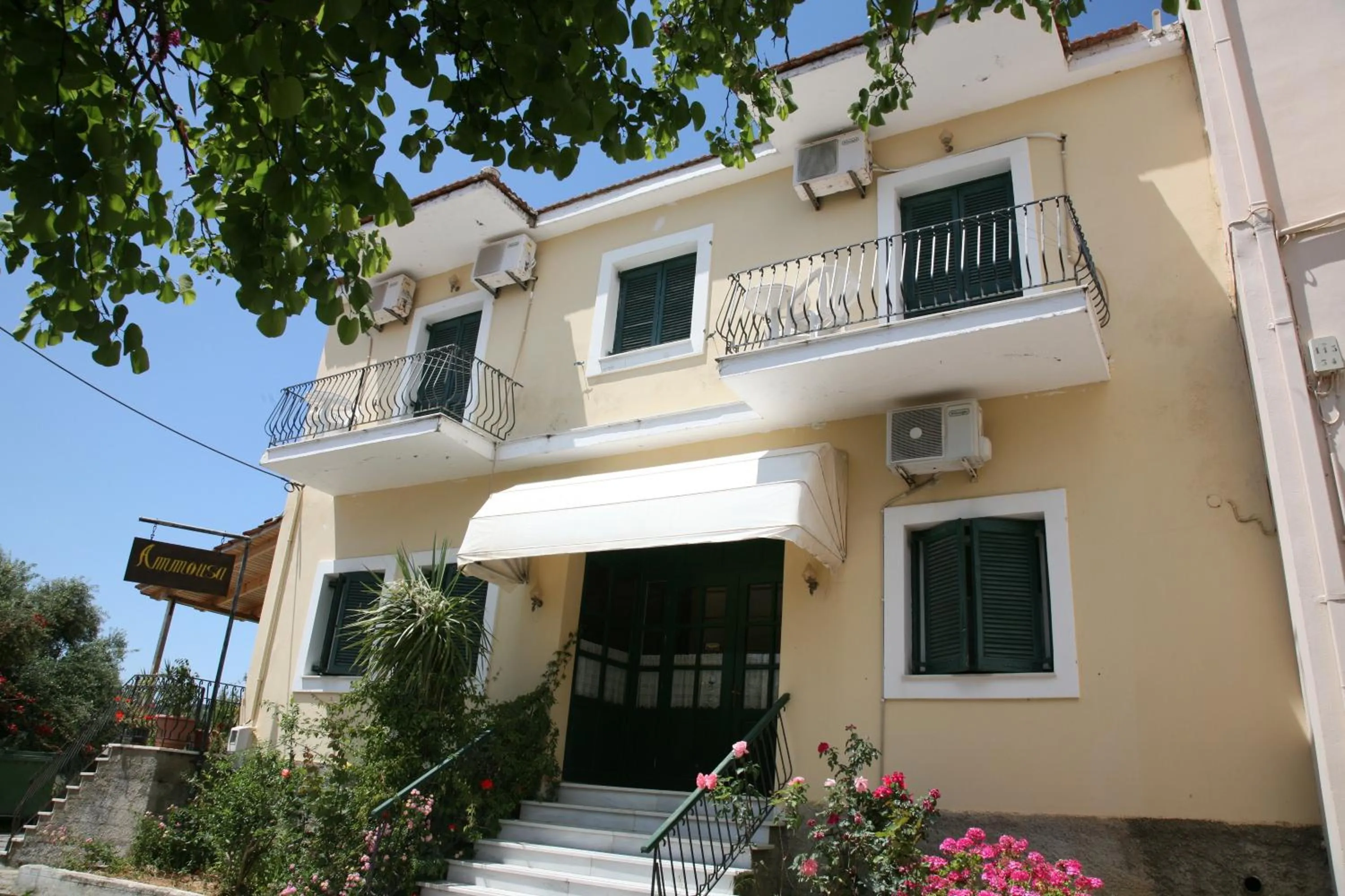 Property building in Ammousa Hotel Apartments
