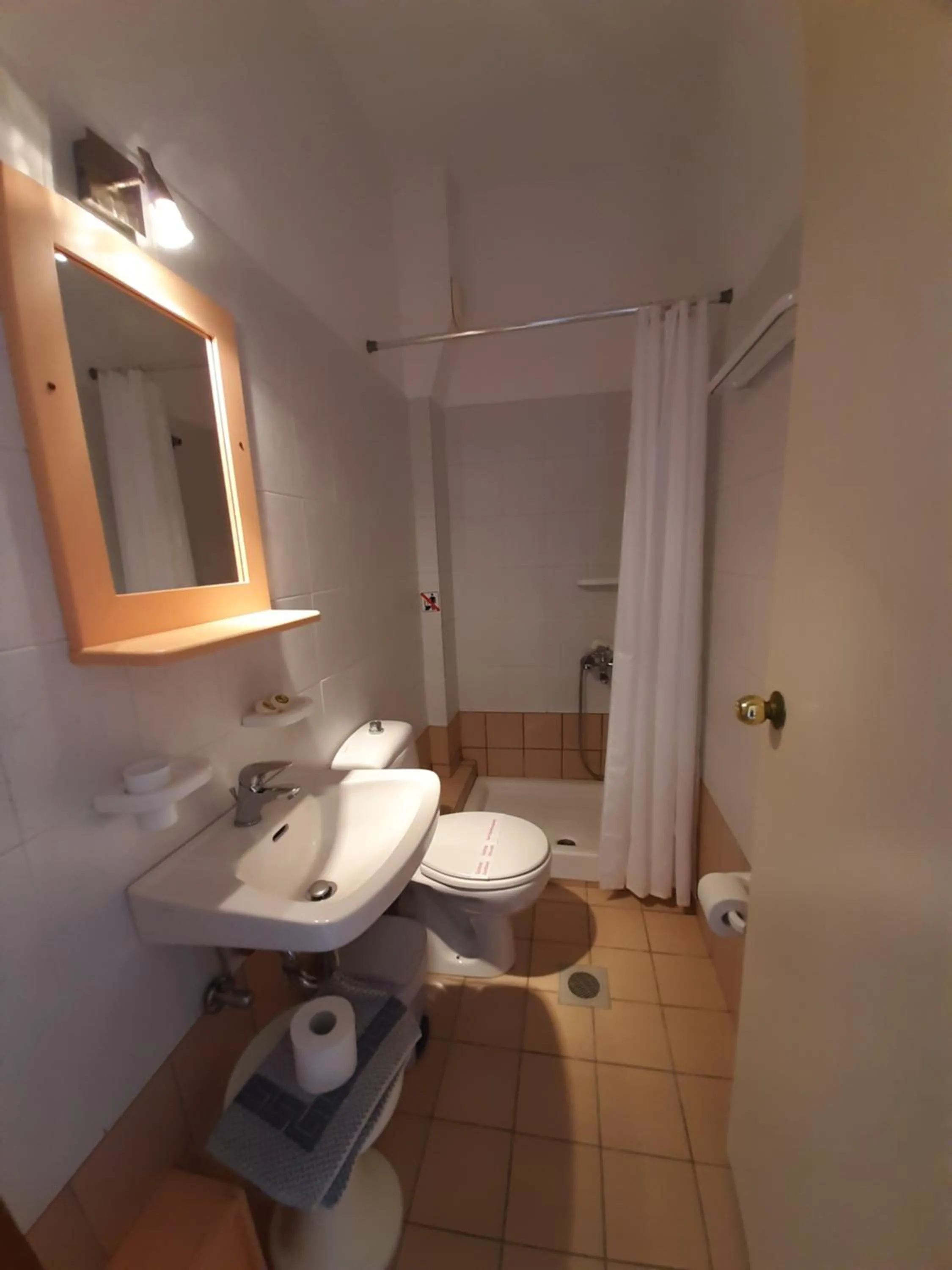Bathroom in Ammousa Hotel Apartments
