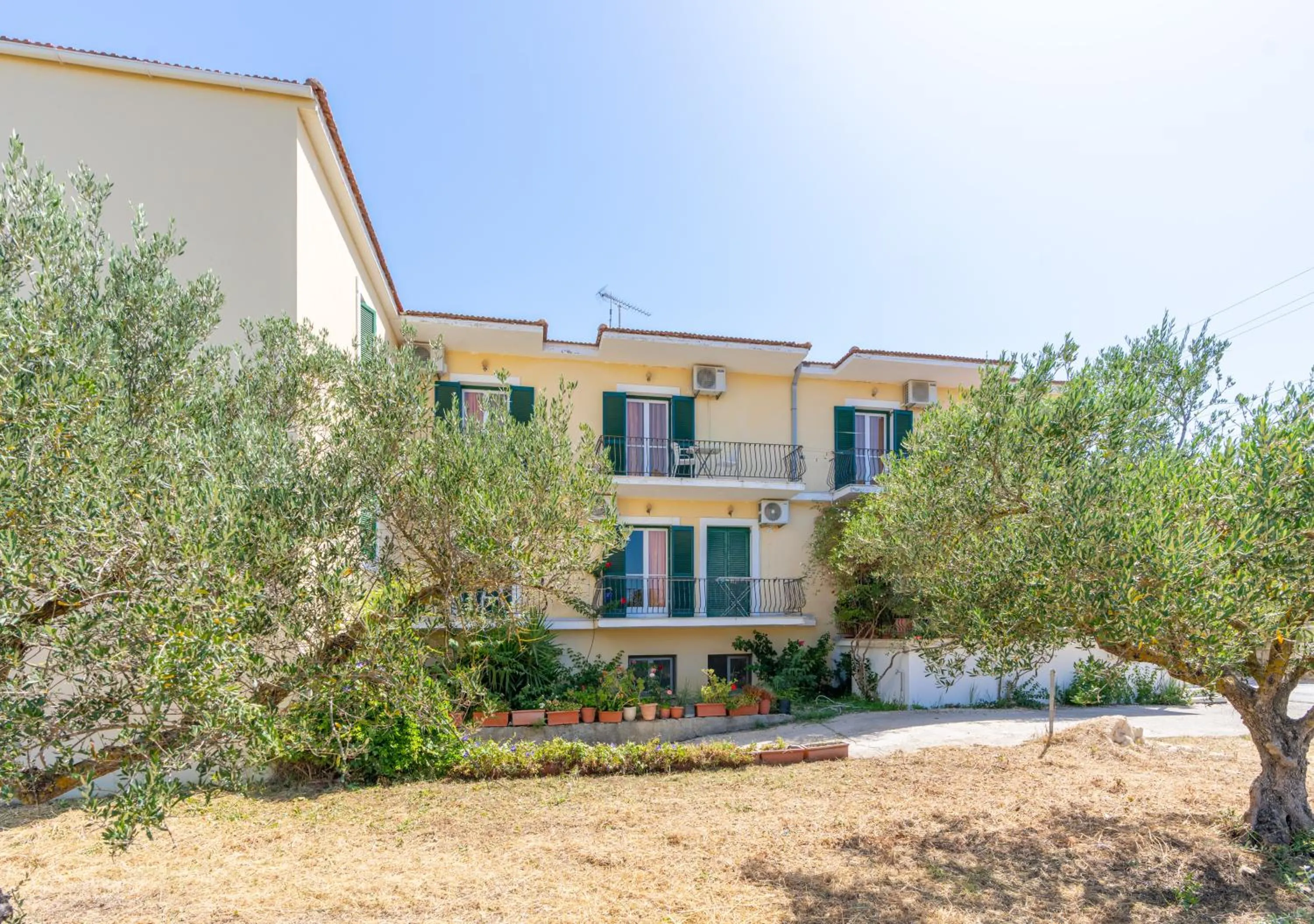 Property building in Ammousa Hotel Apartments