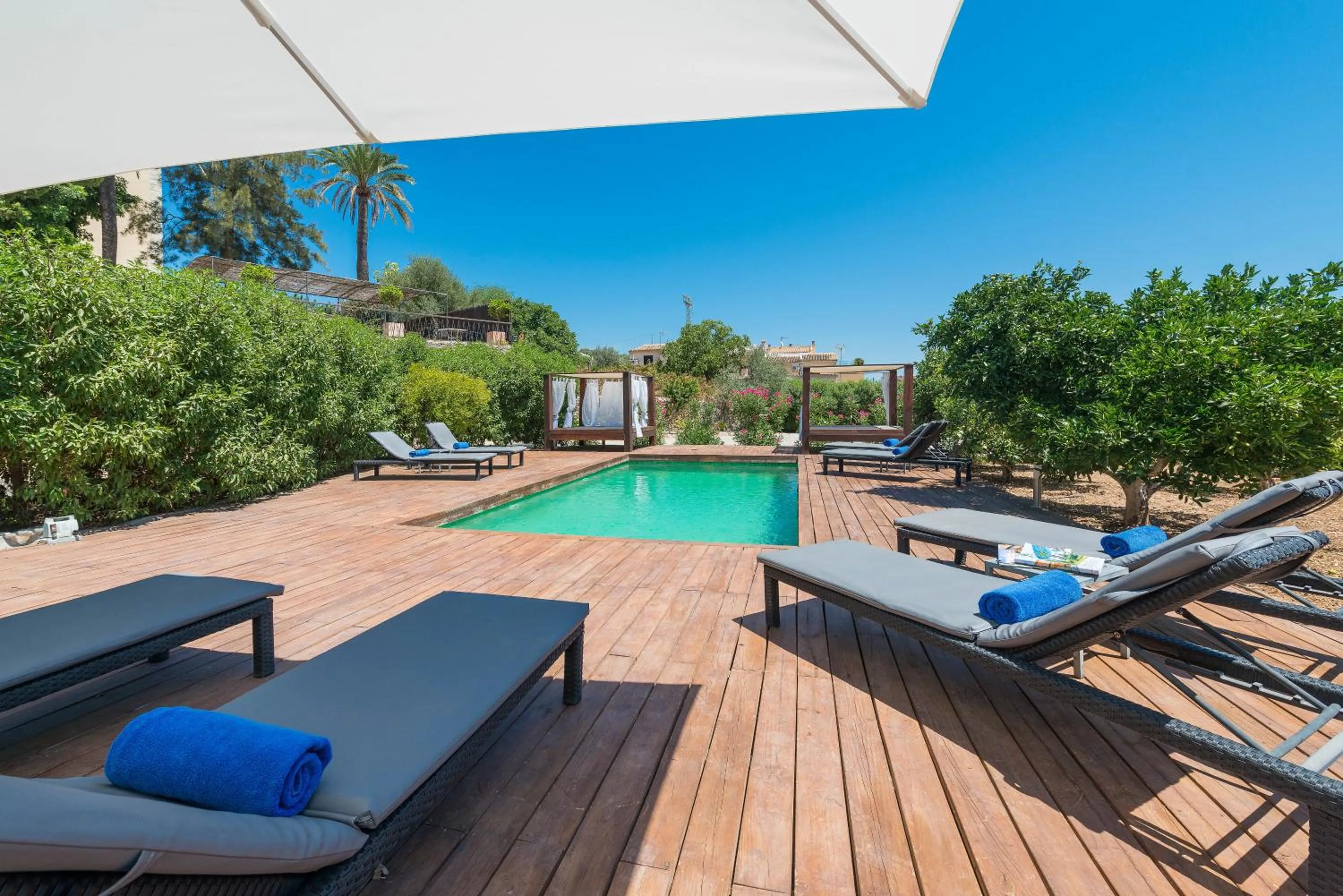 Swimming pool in Hotel Turixant