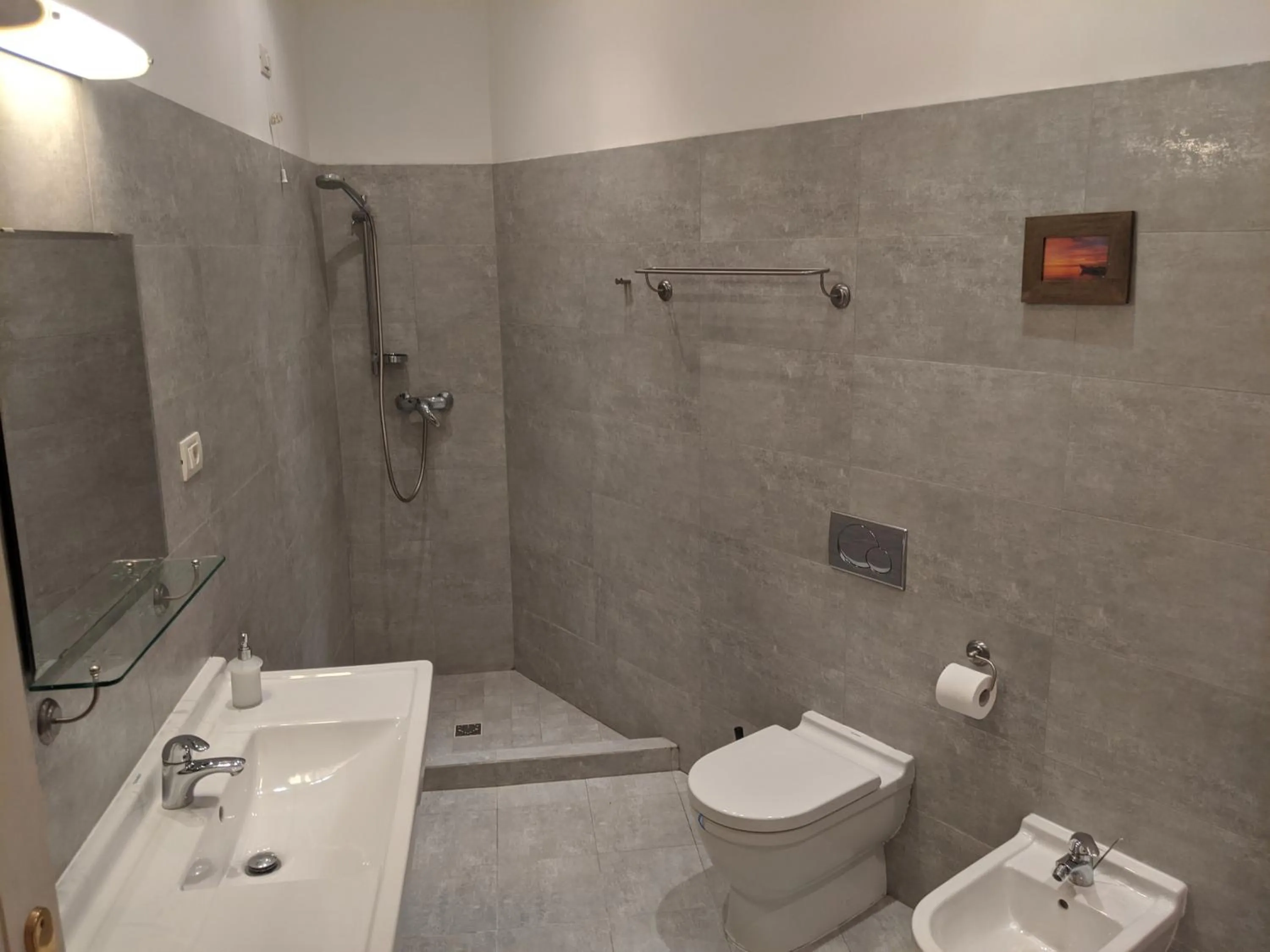 Shower in Avenue Hostel